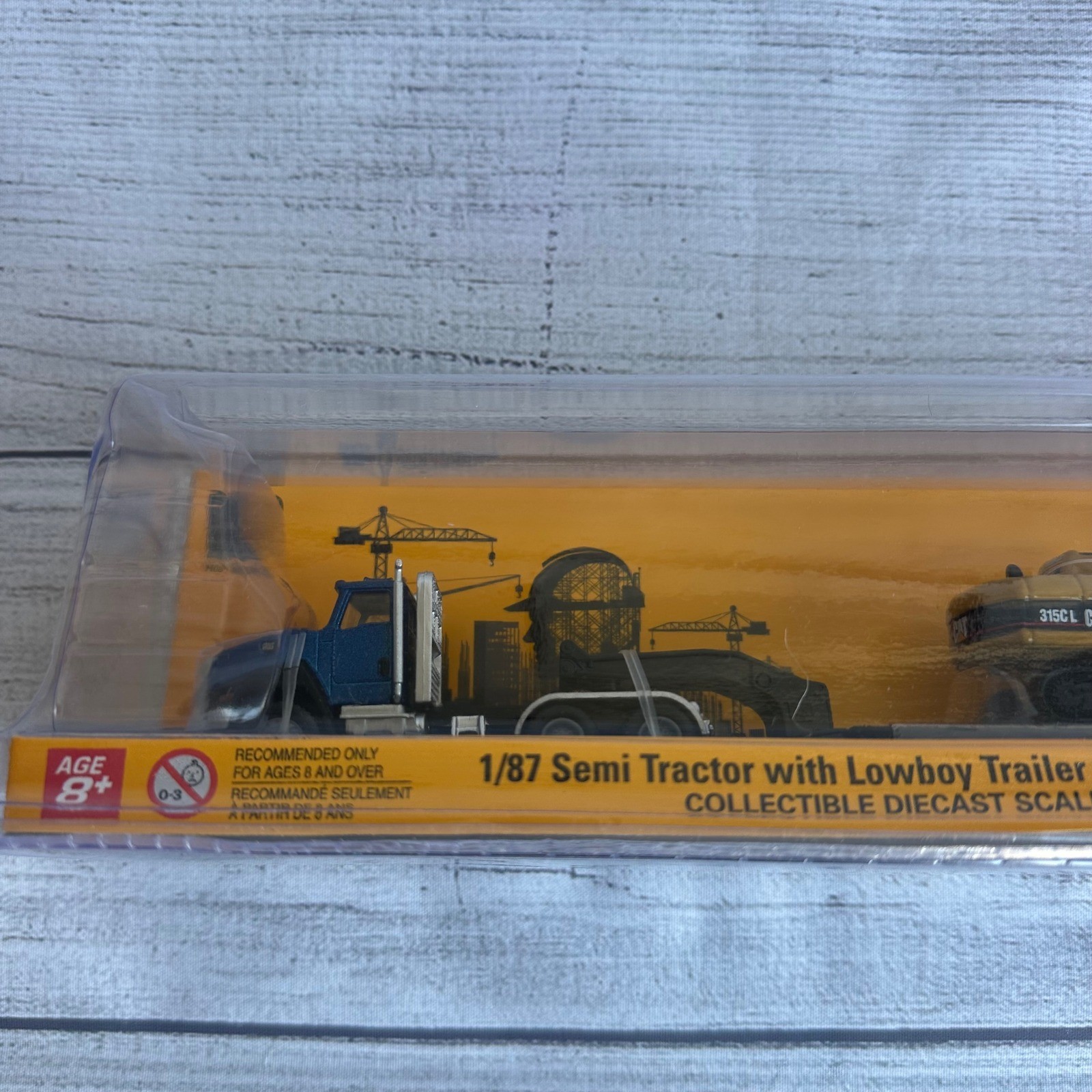 Cat 1/87 Semi Tractor with Lowboy Trailer and 315C L Excavator Diecast 84415
