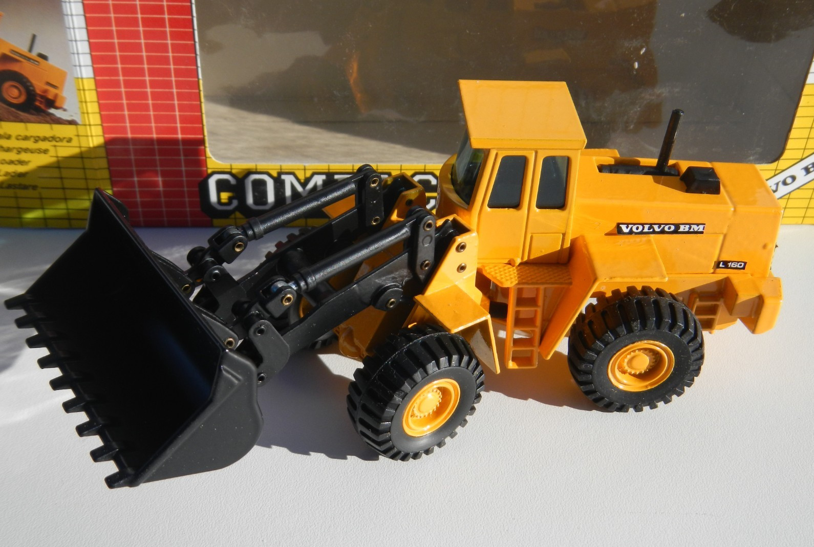 JOAL COMPACT VOLVO BM L160 LOADER 1:50