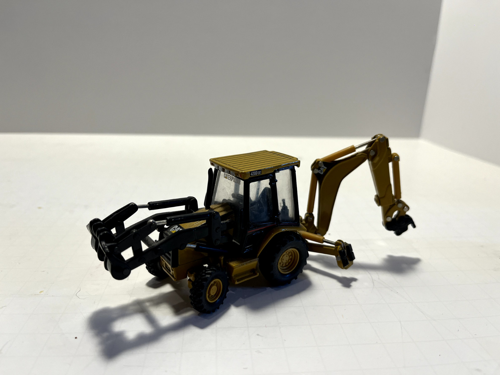 Caterpillar 420E IT Backhoe Loader; 1:50 Scale; *All Attachments Included*