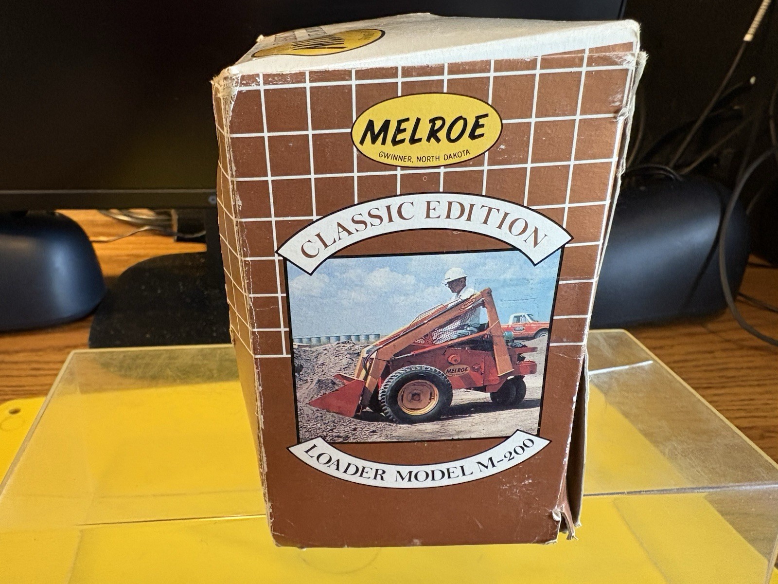Melroe Bobcat M-200 Loader – Clover 1:25 Scale Diecast Model NIB RARE HTF