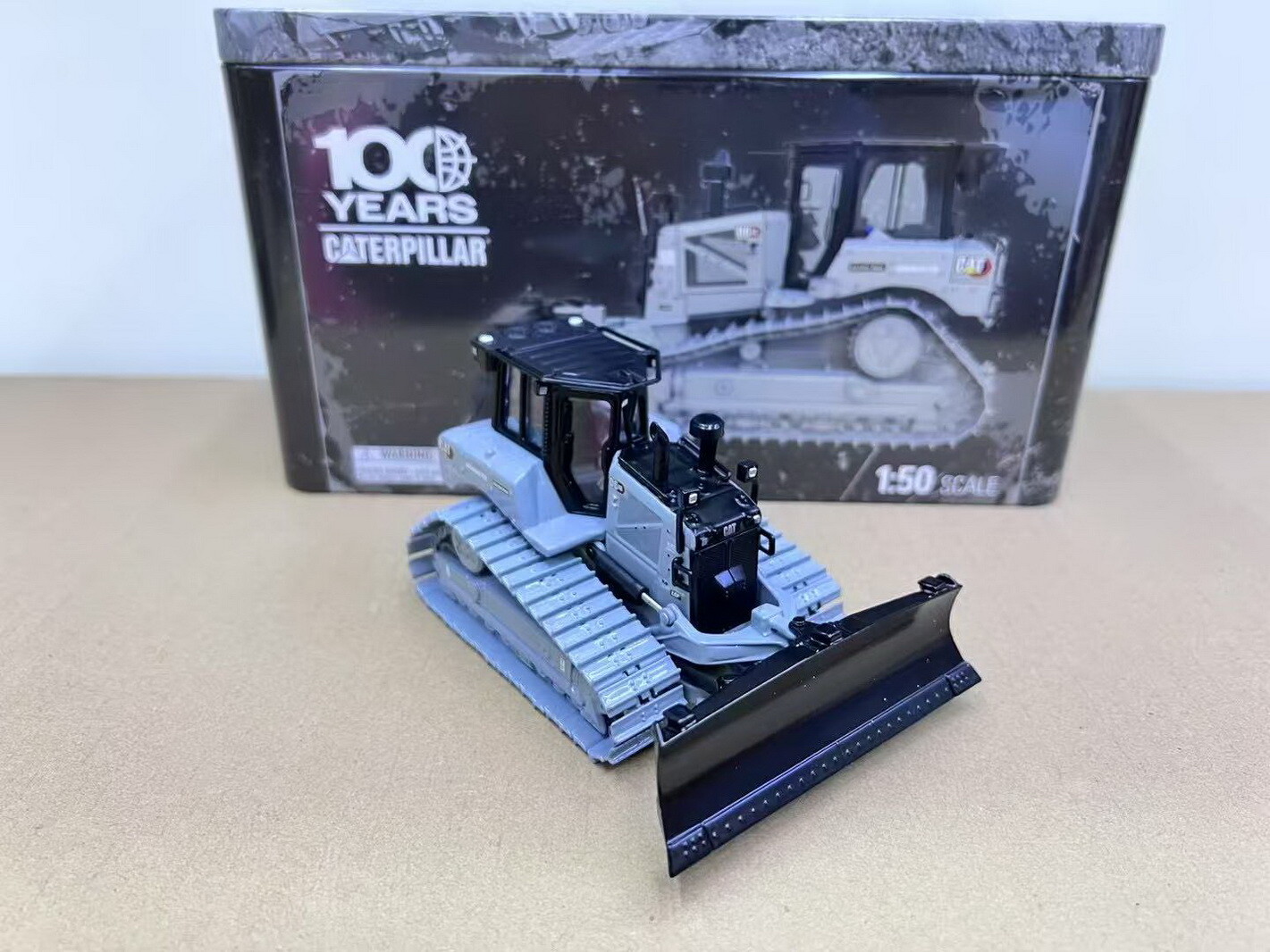 DM 1/50 CAT D6XE LGP Track-Type Tractor Bulldozer 100th Diecast Model 85554BGC