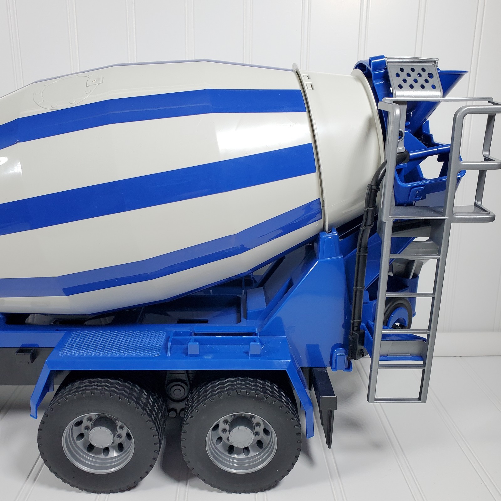 Bruder 02814 Mack Granite Cement Mixer Truck 2007 Blue 25″ Germany
