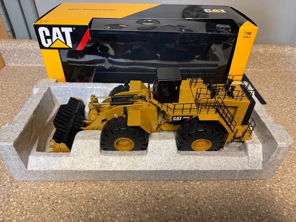 1:50 Scale Tonkin TR10008 Die-Cast CAT 994H Wheel Loader Construction Vehicle