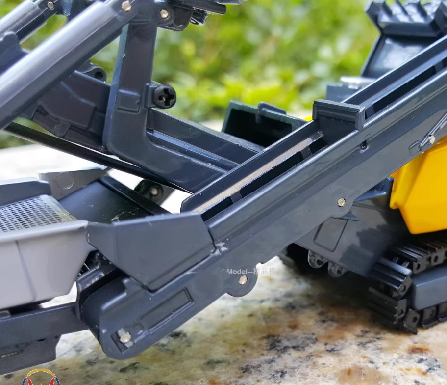 1:50 keestrack Crusher Screening Machine Construction Equipment Diecast Model