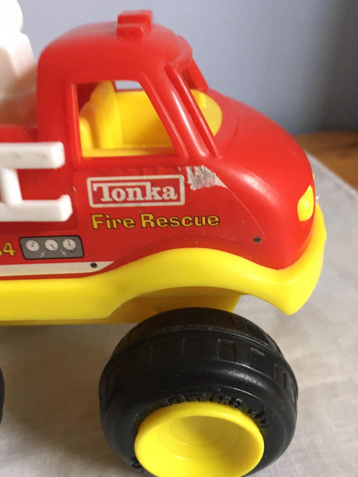 Set Tonka preschool toys, Dump truck, recycling truck, and fire truck
