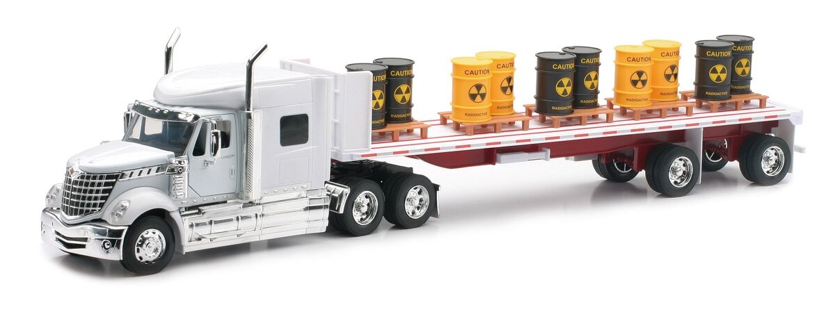 New Ray 10193 1:32 International Lonestar Flatbed with Toxic Barrels & Forklift