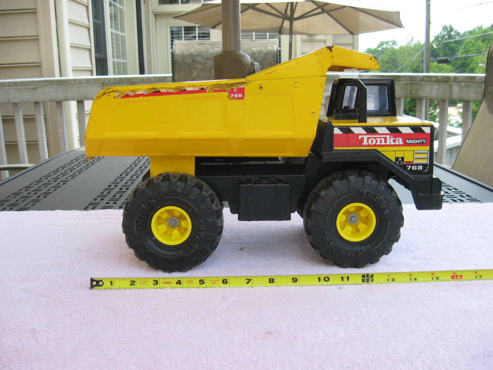 1993 TONKA NO. 768 MIGHTY DUMP TRUCK 16″ LENGTH~ PRESSED-STEEL