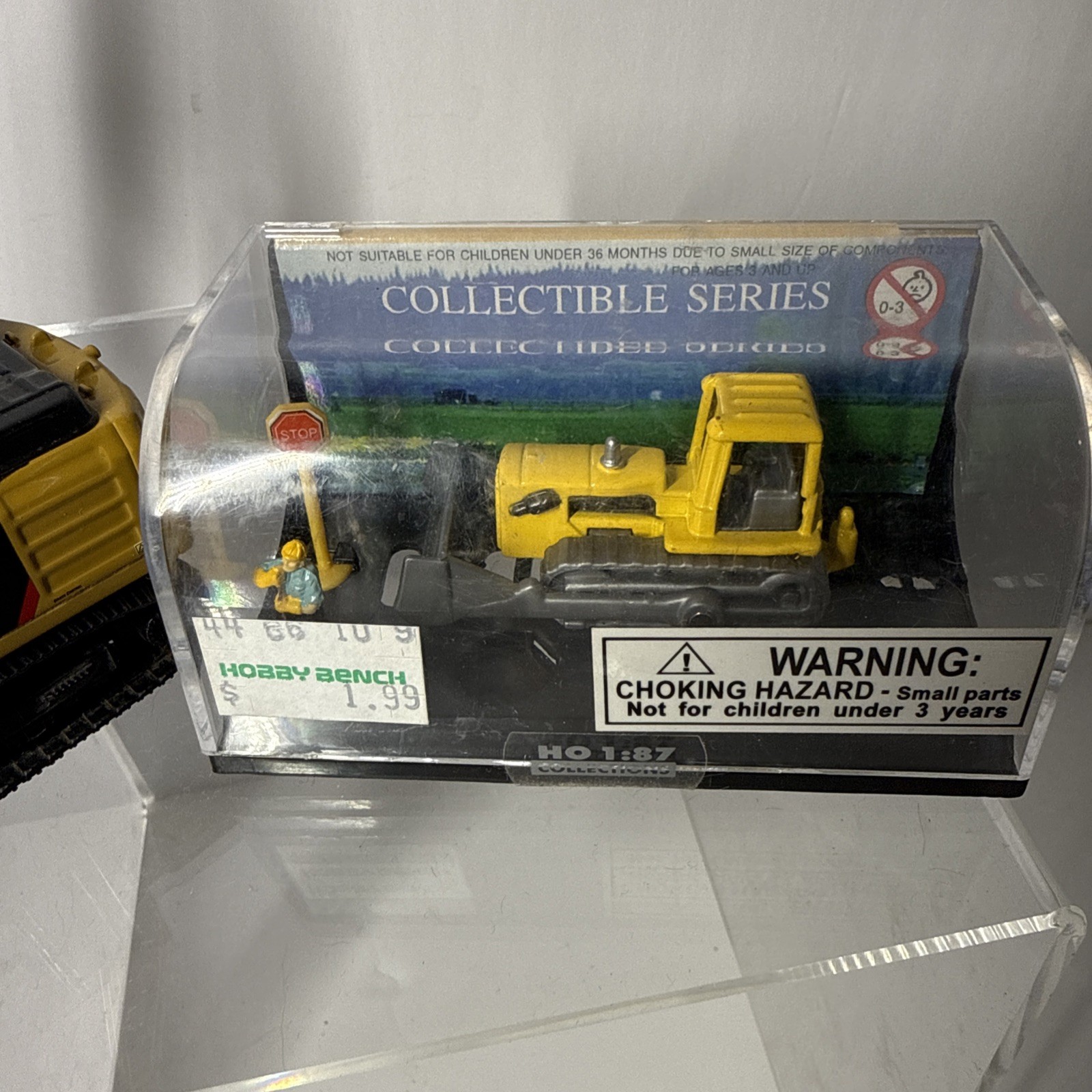Diecast Masters | 1:64 Scale Cat 320F L Hydraulic Excavator And 1:87 Bull Dozer