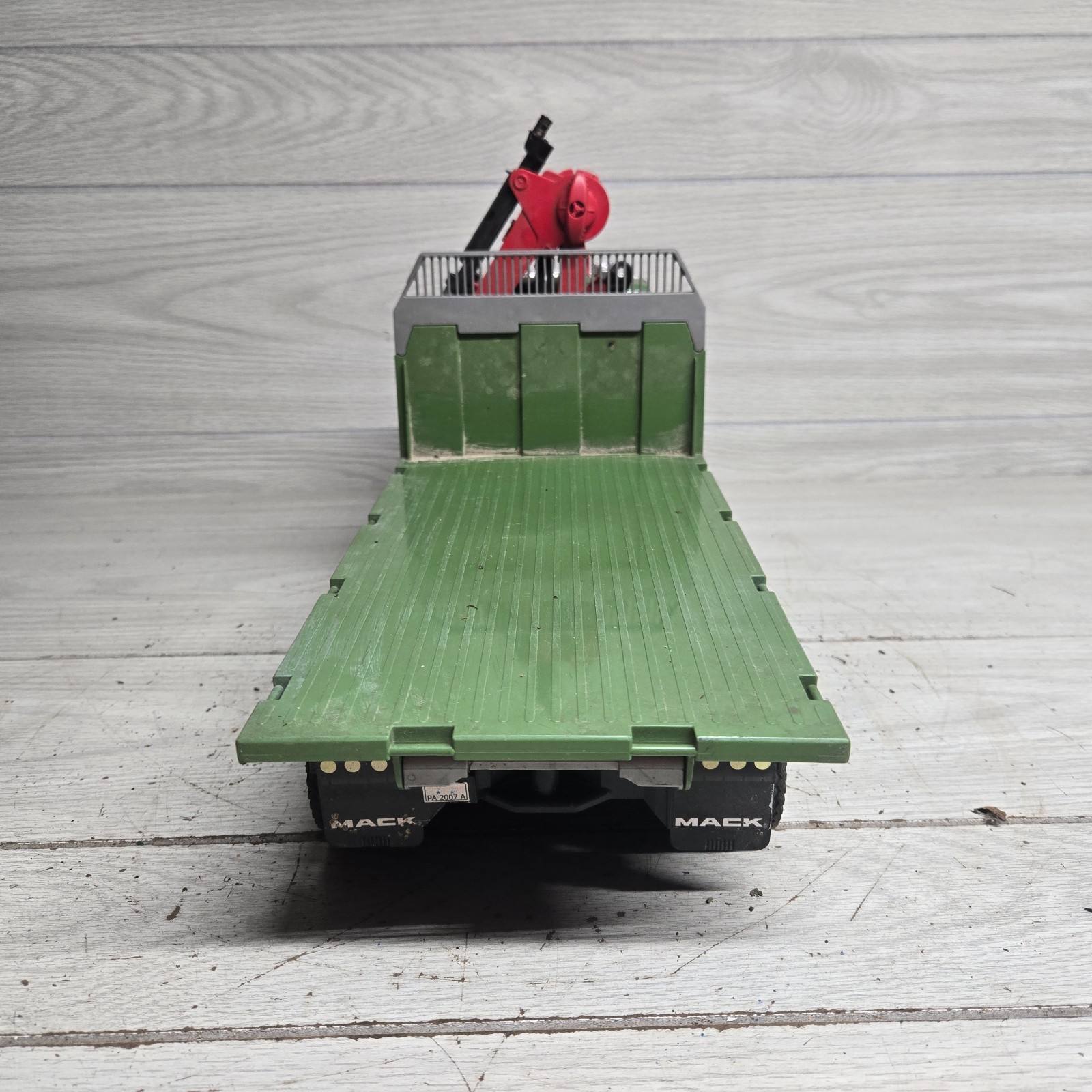 Bruder 1:16 Mack Green Log Truck Flat Bed With Crane