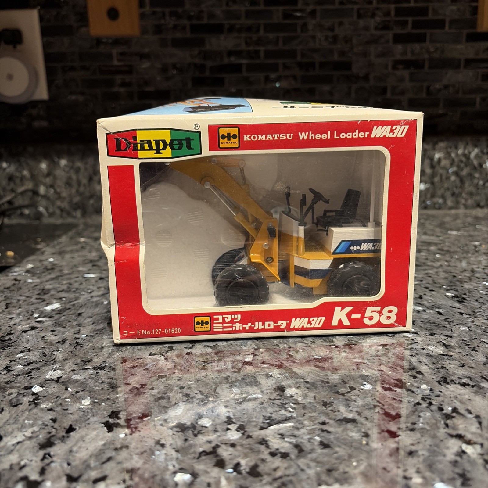 Komatsu WA30 Wheel Loader – 1/25 – Diapet #K-58 – MIB