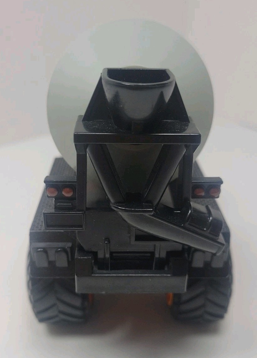 TONKA QUARRY MONSTERS CEMENT TRUCK 1:35 Die Cast Friction Power Maisto 2003