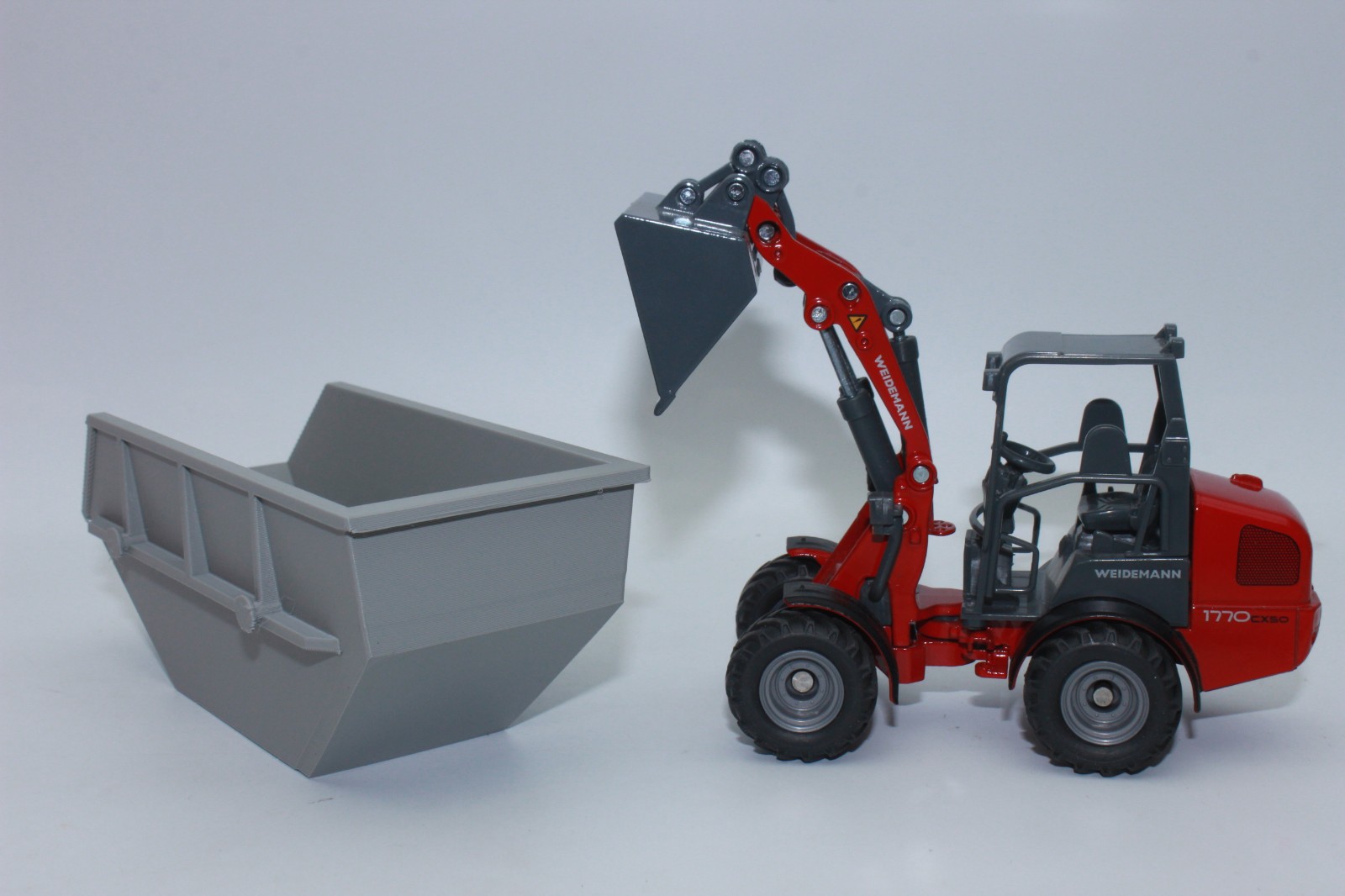 1x Stackable Container Truck 10 cm³ 1:32 Scale Gray Model Building