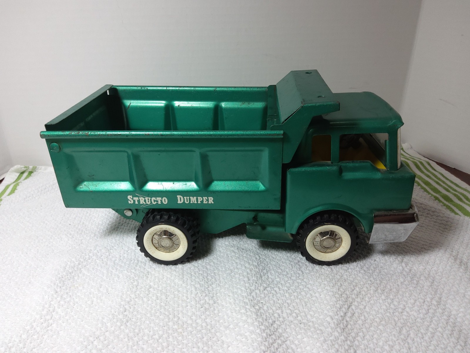 Vintage Structo Dumper Pressed Steel Collectible Truck blue/green, Nice!!