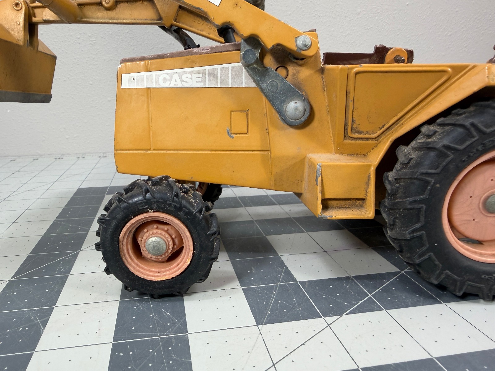 Vintage ERTL CASE 580 E 1:16 Scale Construction Loader Backhoe