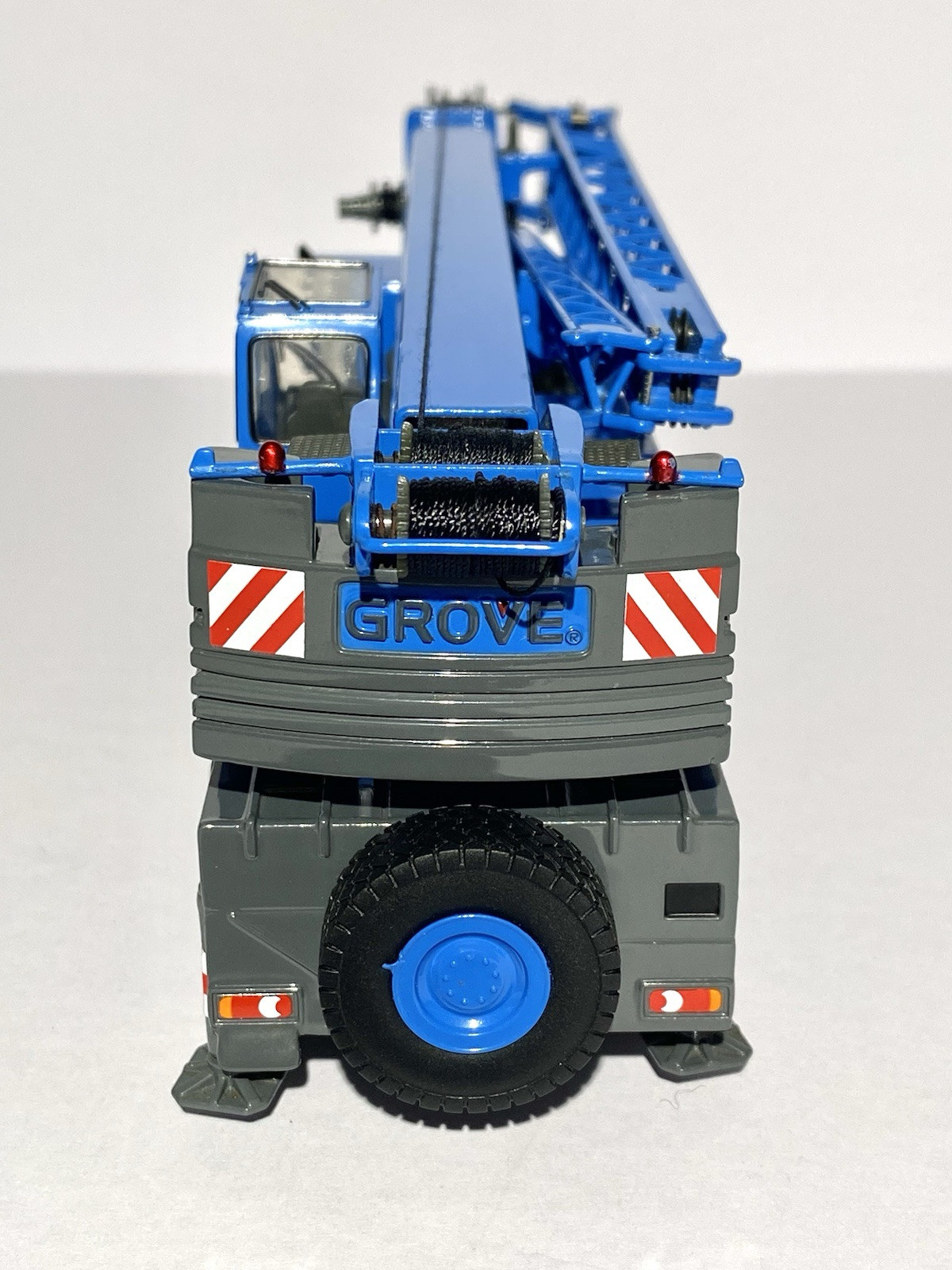 2005 Grove GMK 3055 3-Axle All-Terrain Crane – 1/50 scale diecast model TWH003