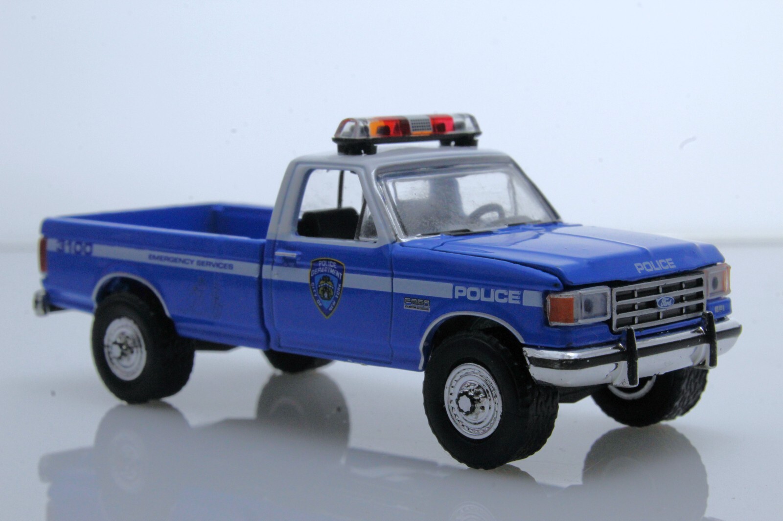 1991 Ford F-250 Bricknose NYPD New York City NYC Police Car 1:64 Diecast Model