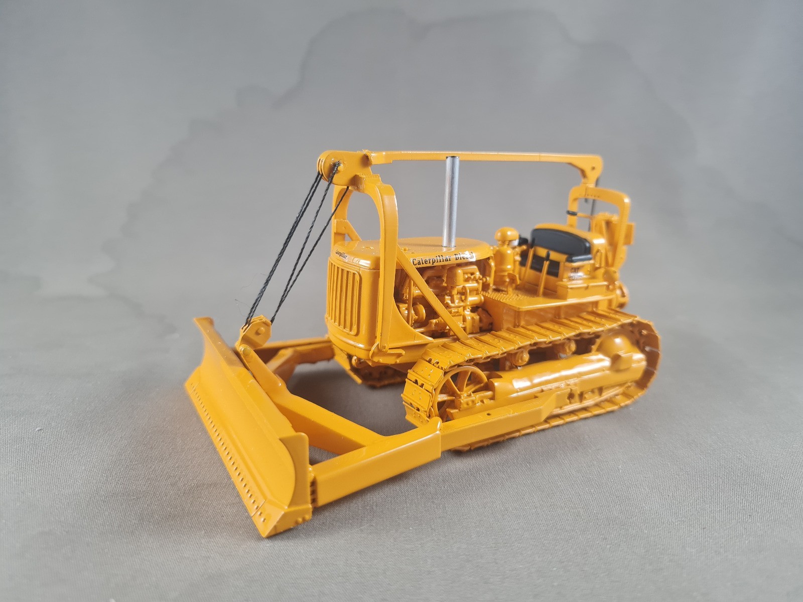 1/50 D7 3N Dozer – Ready-Made – LeTourneau WEK7 Blade – Assembled & Painted