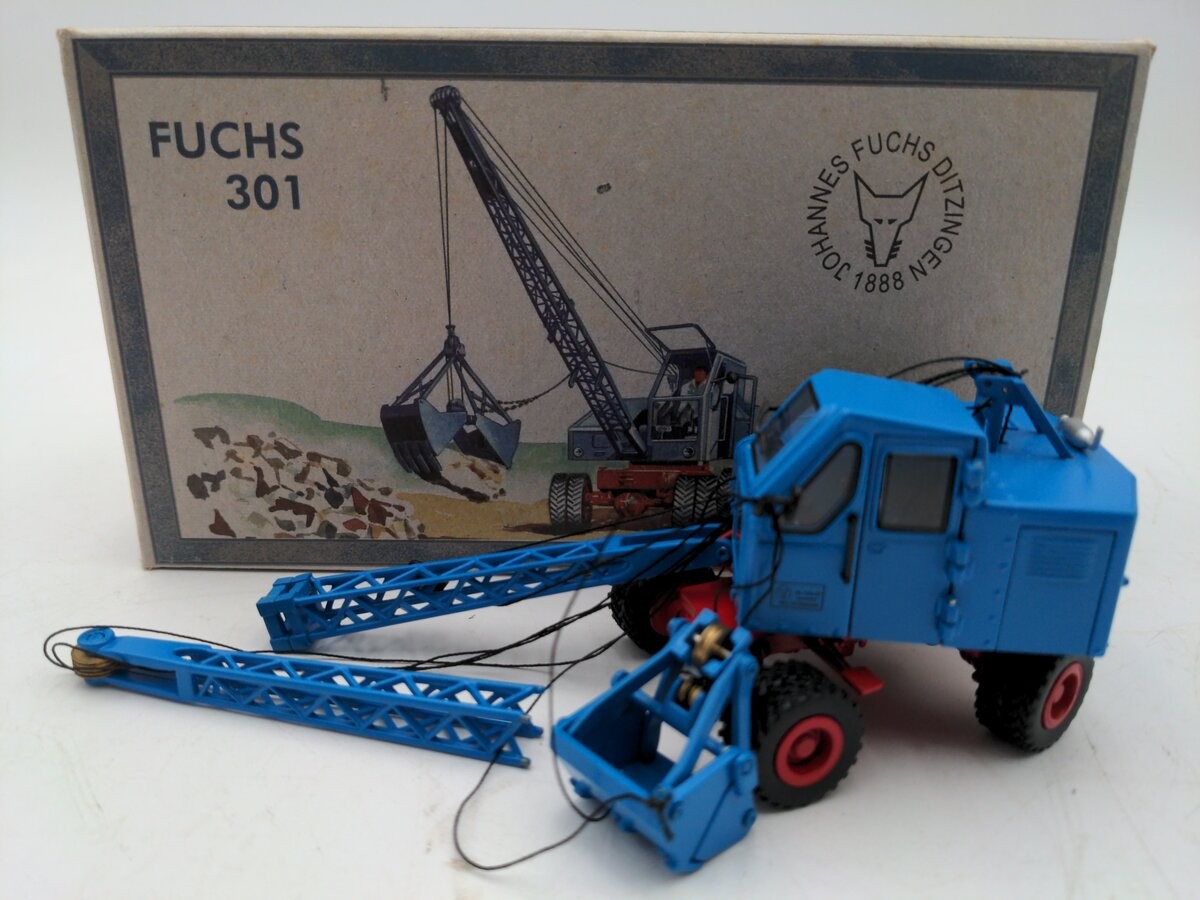 NZG 520 1:50 Scale Diecast Fuchs F301 Excavator – Blue EX/Box