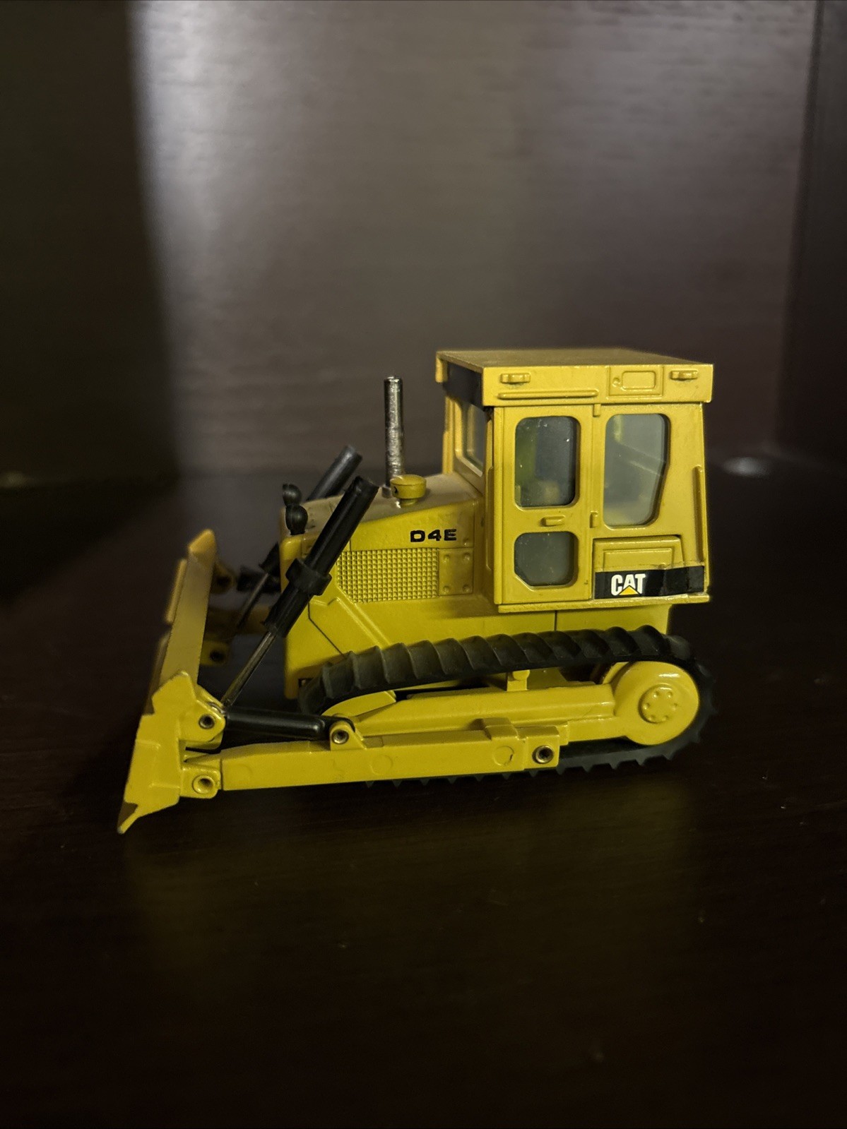 Caterpillar Cat D4E Dozer NZG 1:50 Scale Diecast #205 1980s W. Germany WITH BOX