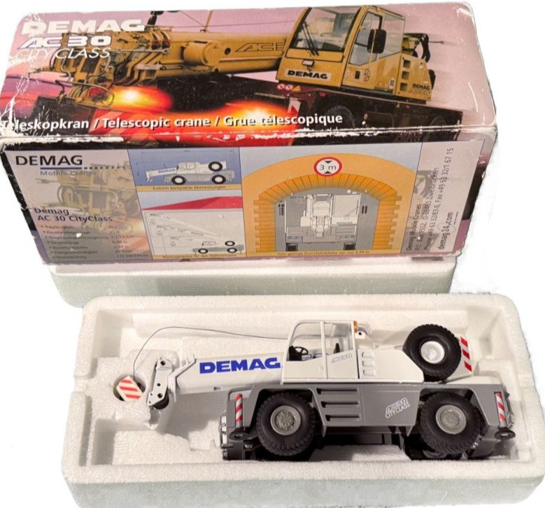 Conrad 2089 – Terex-Demag AC30 Telescopic Crane 1/50 Die-cast MIB