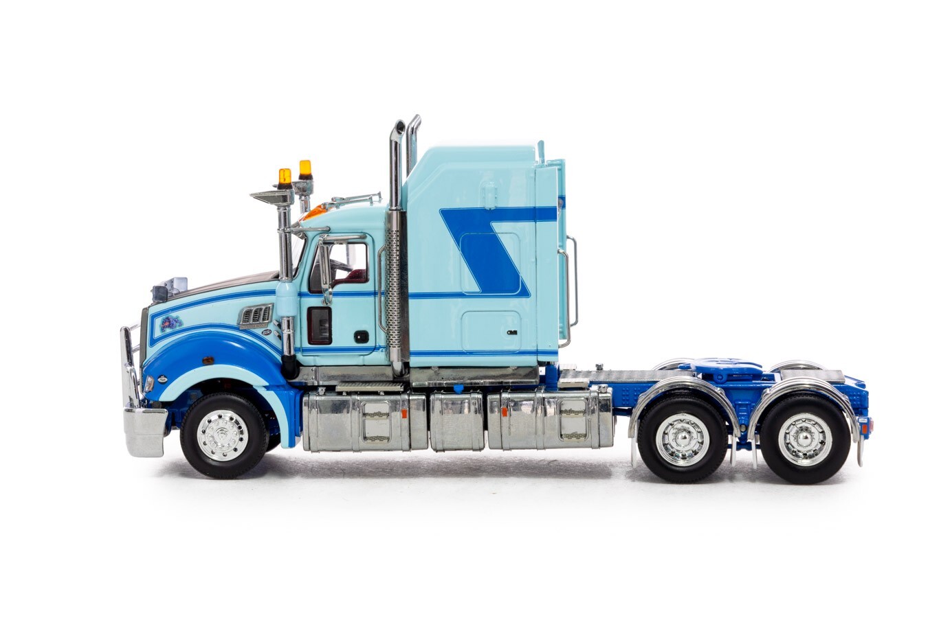 Mack Super-Liner Late Edition – Light Blue – Drake 1:50 Scale Model #Z01511 New
