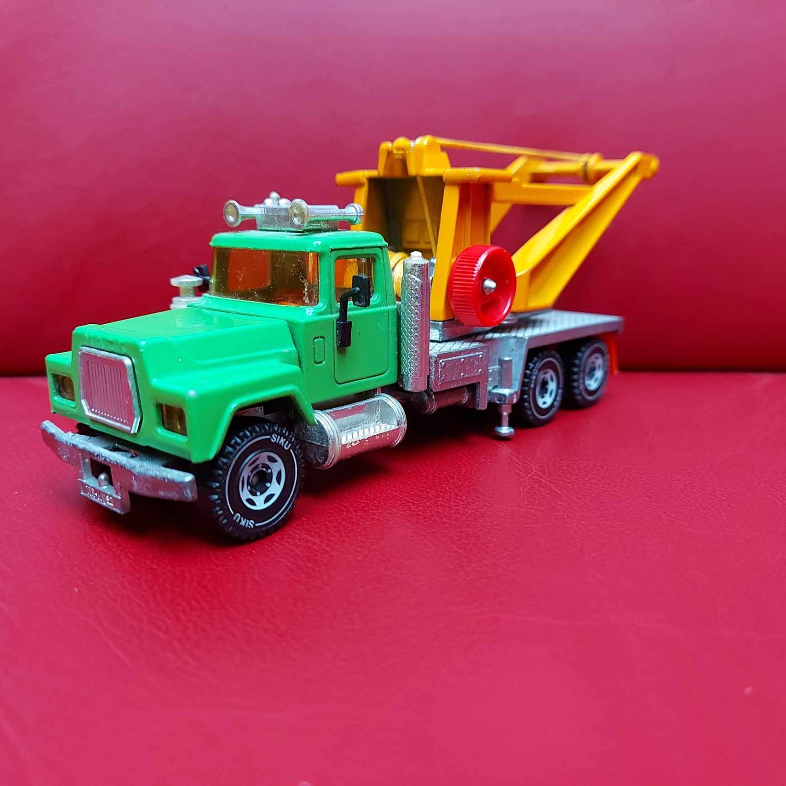 Siku 2917 Mack Tow Truck 1981-87 1:55 RARE part of 3717 set unboxed nice co