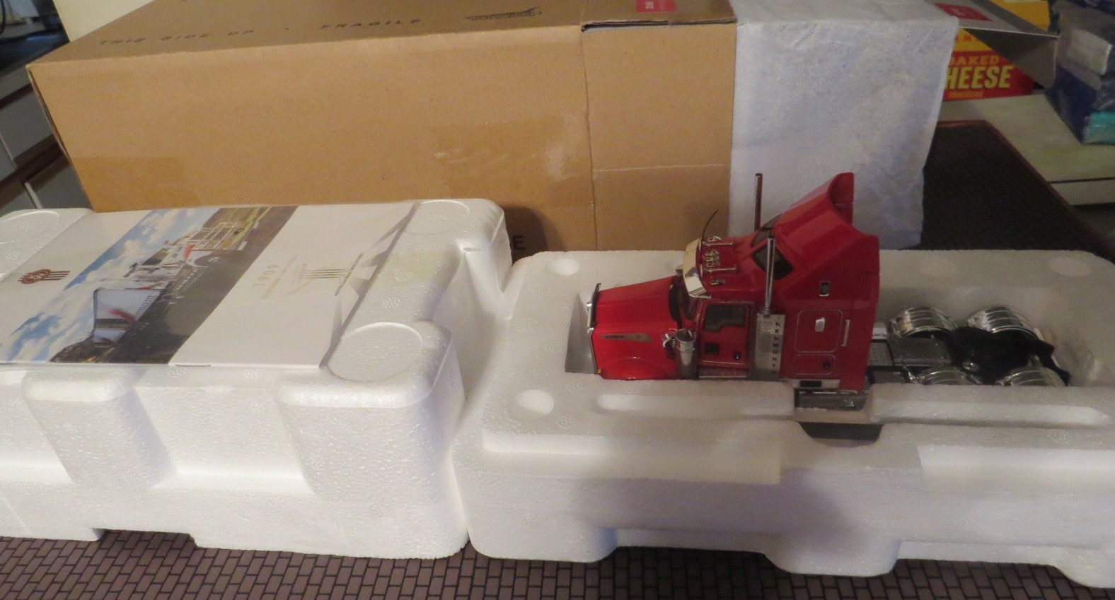 Drake 1:50 Scale #Z01561 Kenworth T909 Prime Mover Truck Aero Kit Rosso Red New