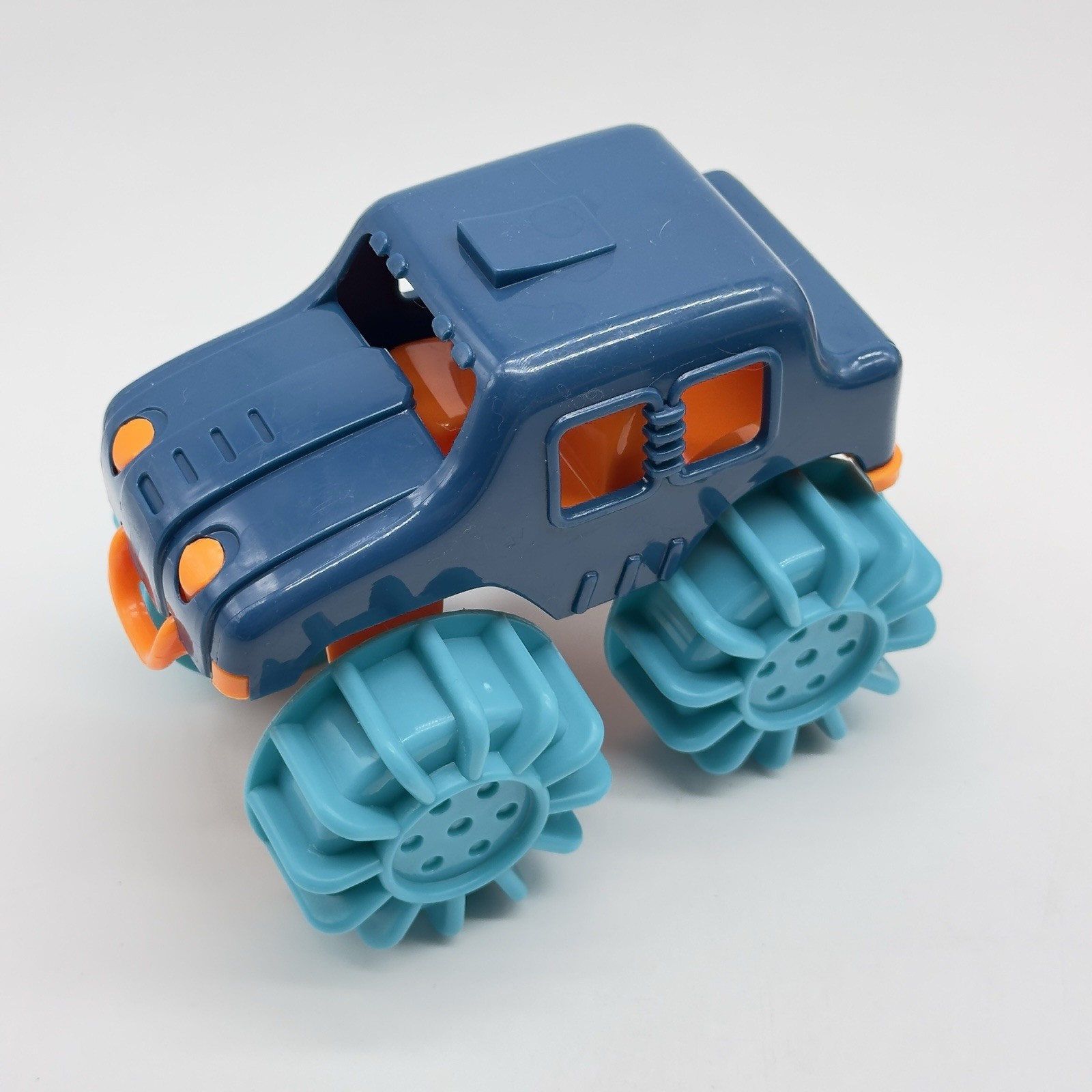 B. toys by Battat 4″ Toy Cars – Water & Sand Vehicles, Beach Playset for Kids 6