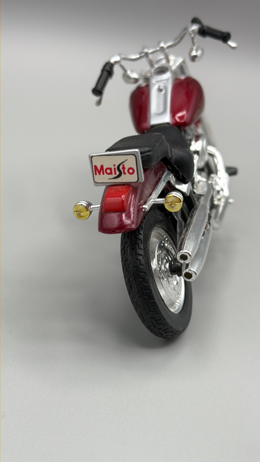 Maisto 1/18 HARLEY-DAVIDSON Motorcycle 1984 FXST Softail Red