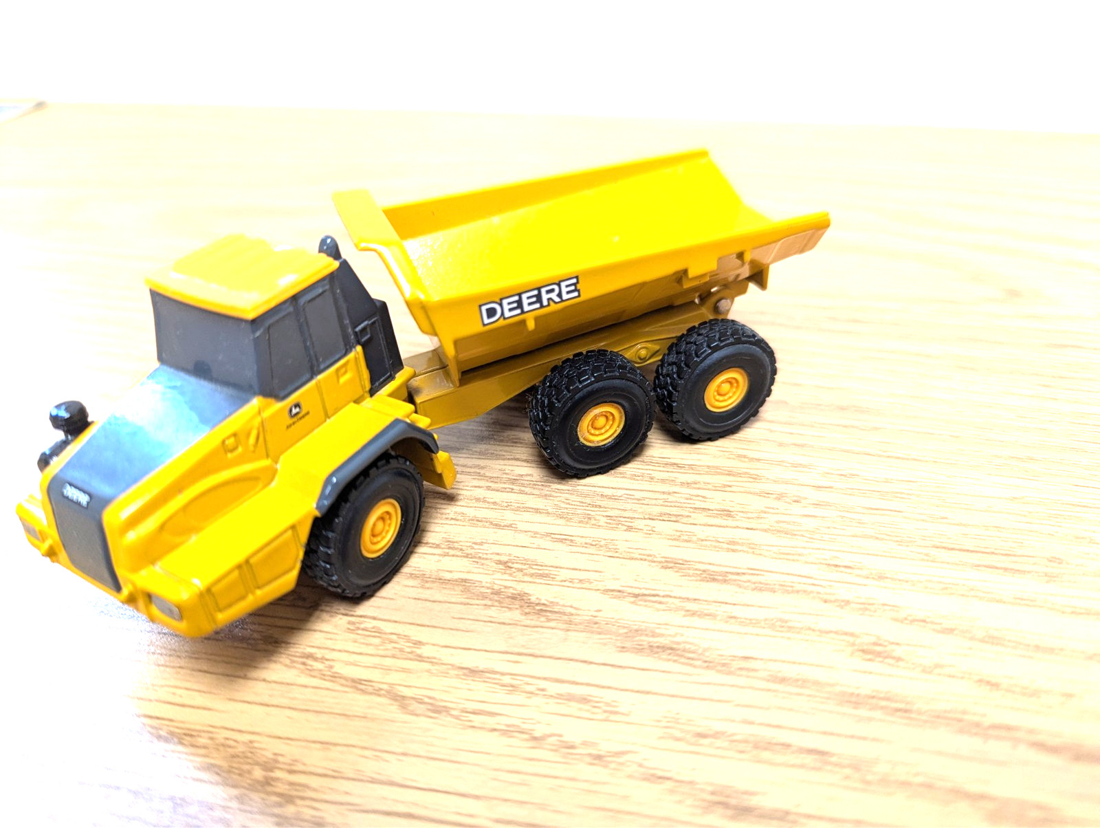 John Deere Articulated Dump Truck