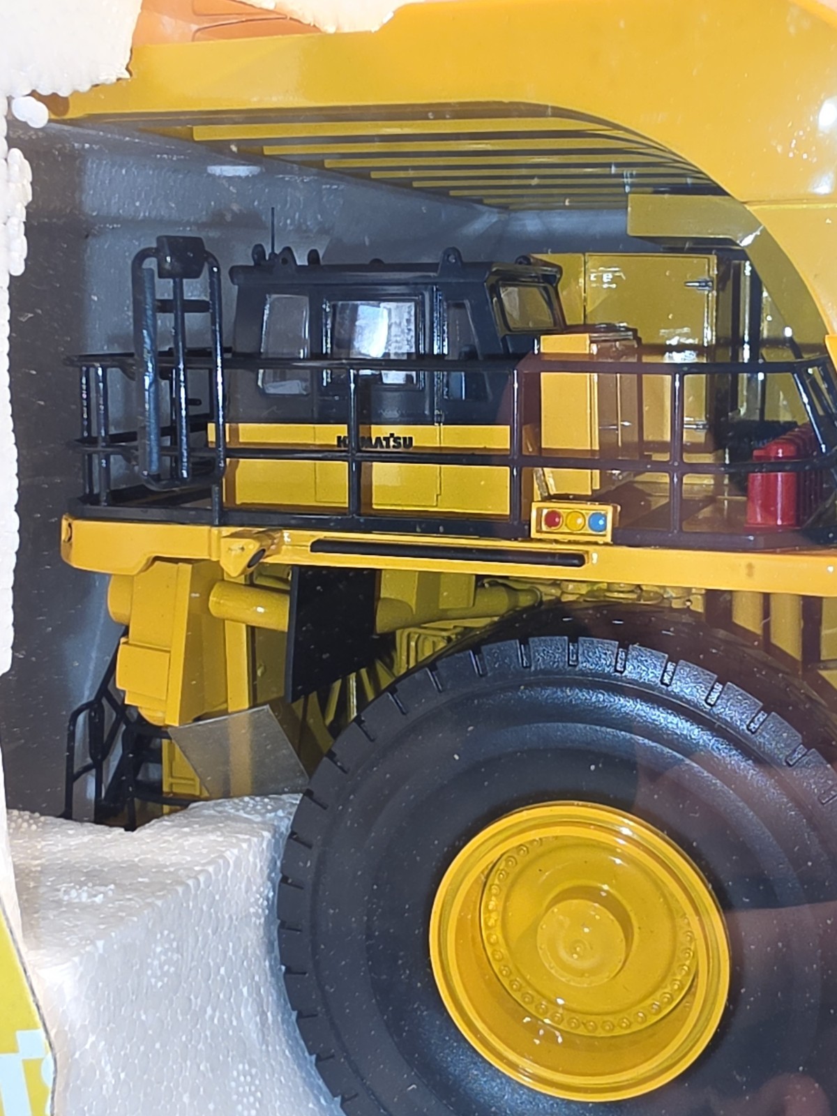 NEW MINT IN BOX! First Gear Komatsu 960E Mining Dump Truck 1:50 Scale Diecast