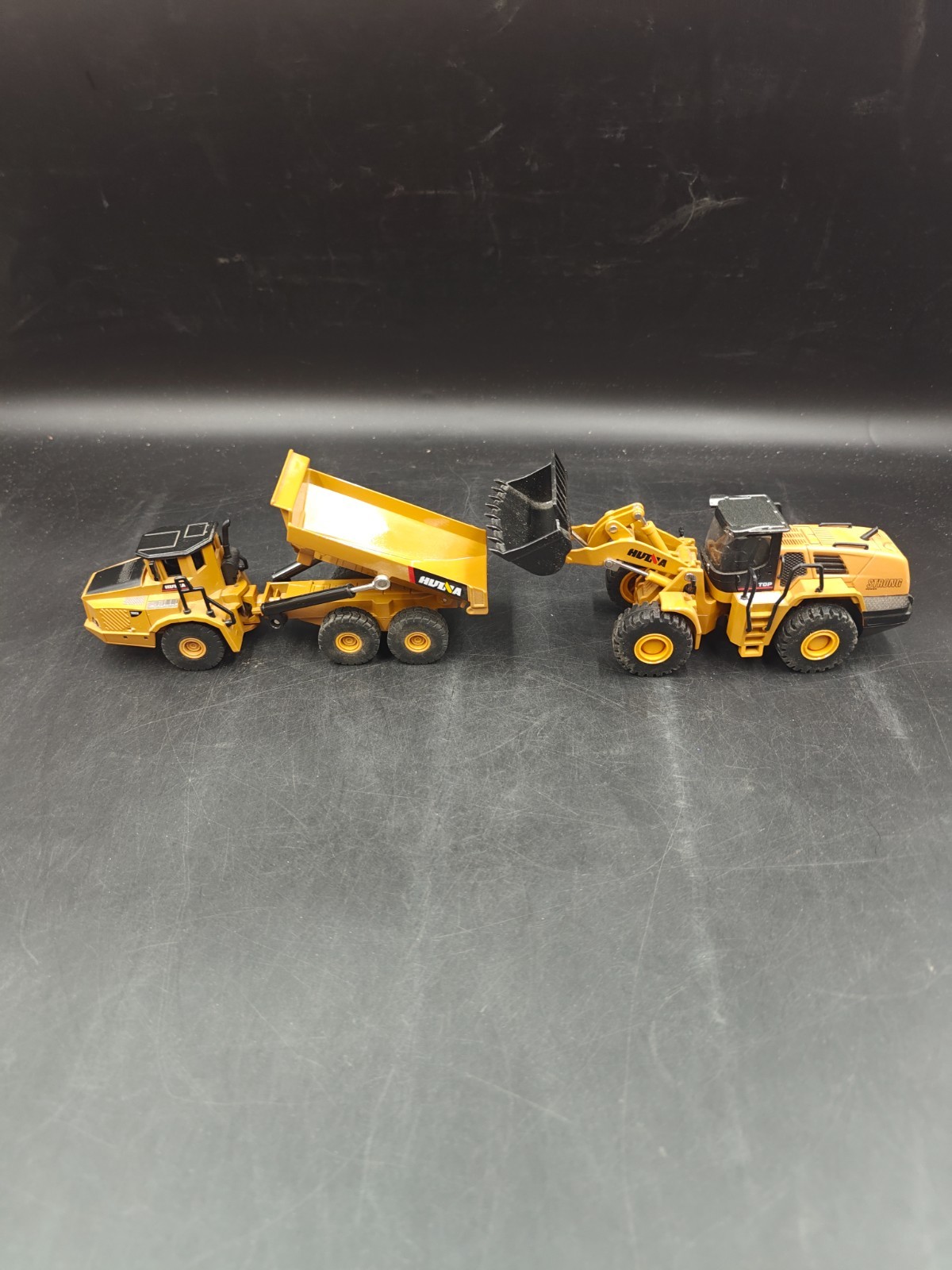 HUINA 1:50 7612 Wheeled Loader and Articulated Dump Truck Diecast MIB