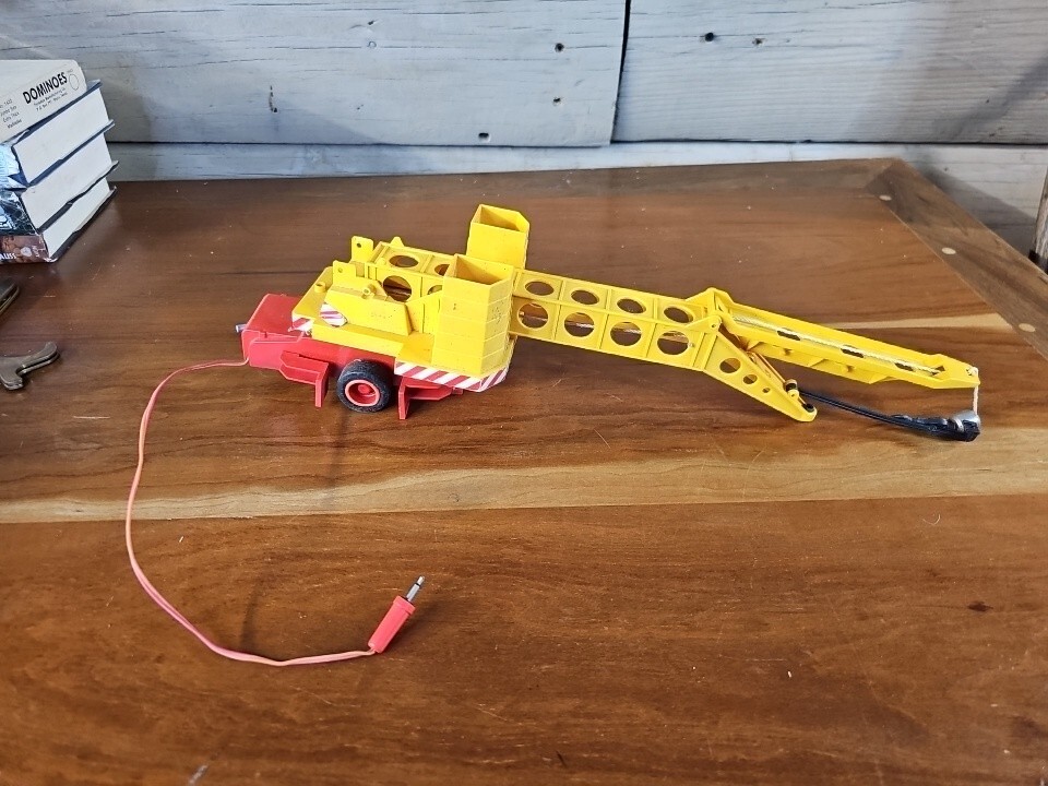 Digger Dan’s Construction Colossal Crane Untested
