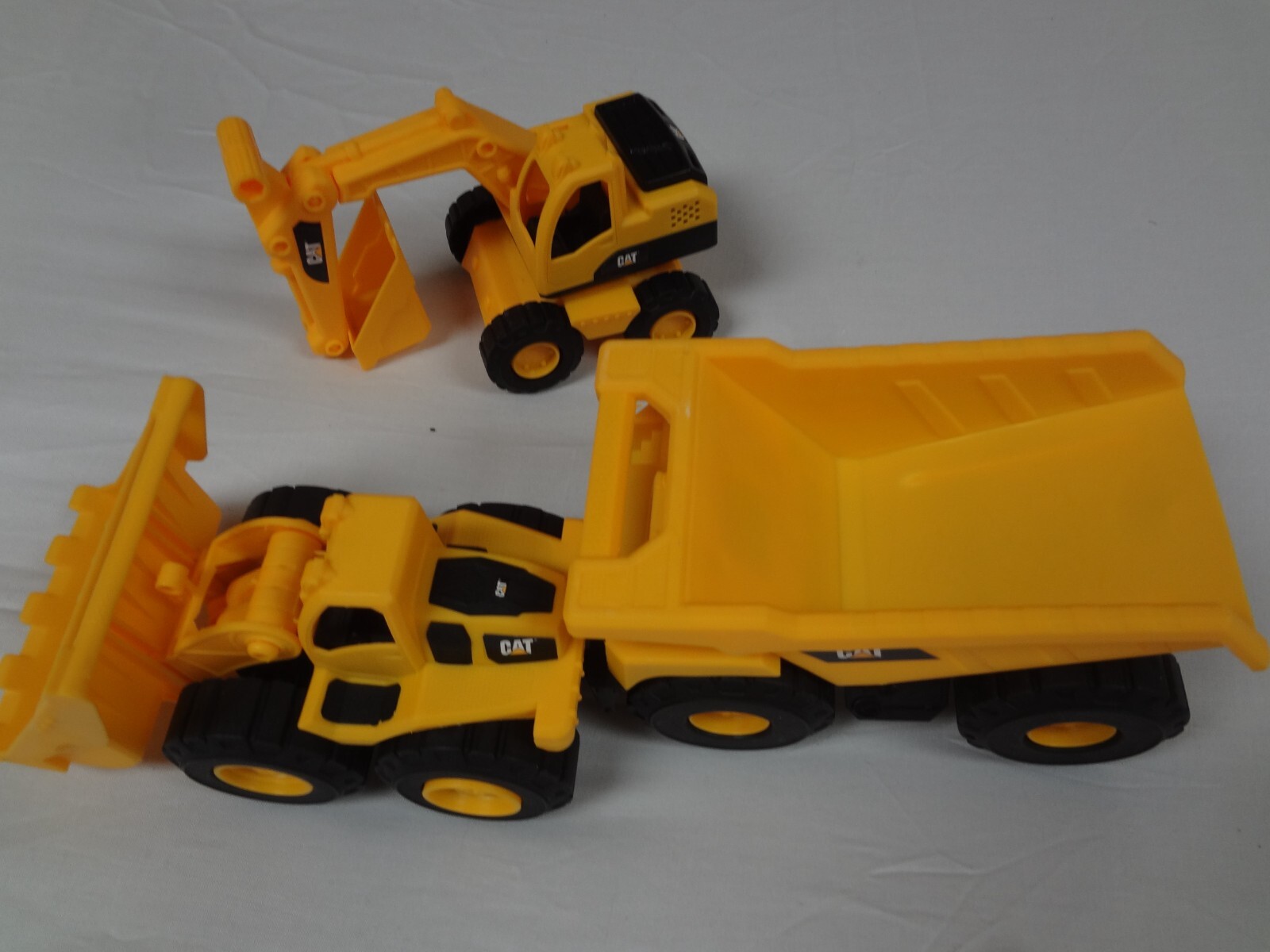 Caterpillar Mini Crew 3 Pack Construction Toys Building set – NEW