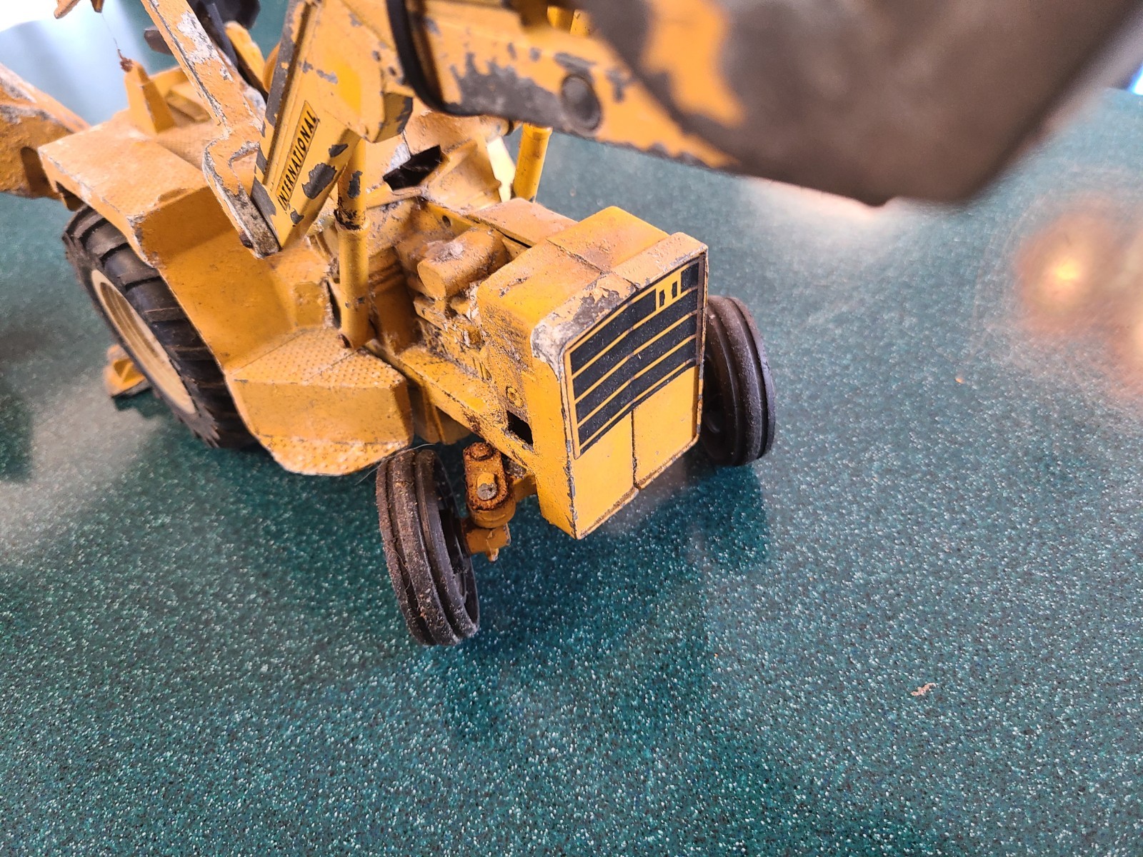 Vintage ERTL 2676 Yellow International Harvester #472 Backhoe Loader ~20” Metal