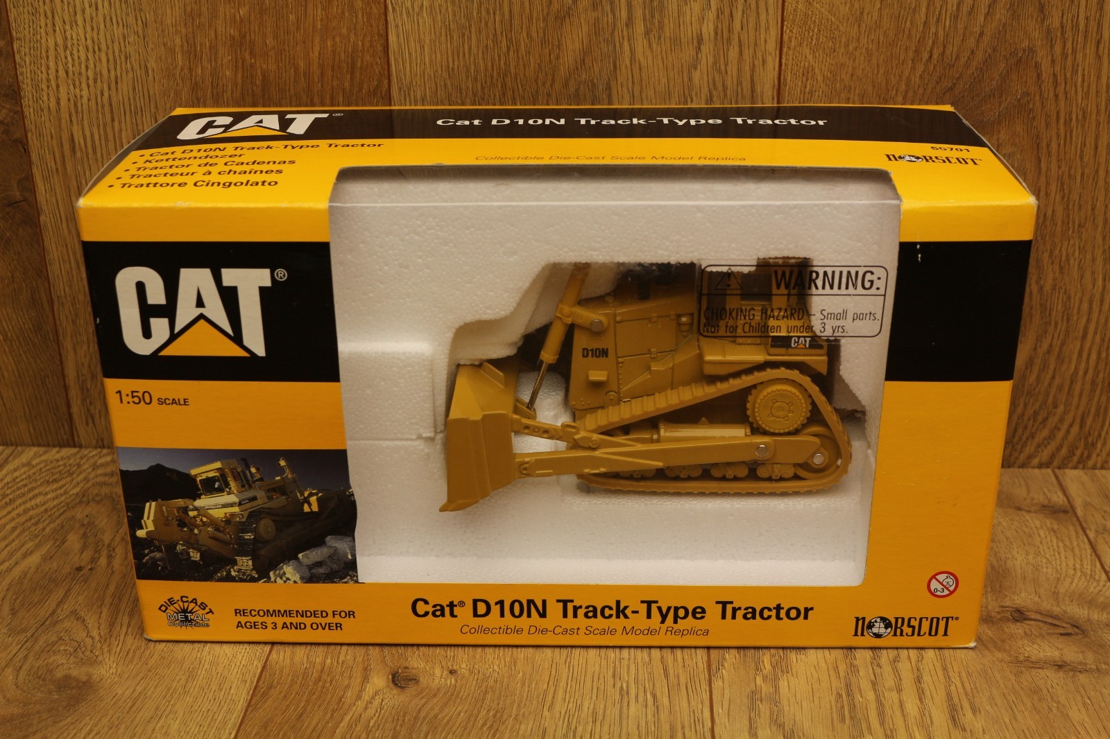 CATERPILLAR Norscot D10N Track-Type Tractor Model # 55701 1:50 Scale Die Cast