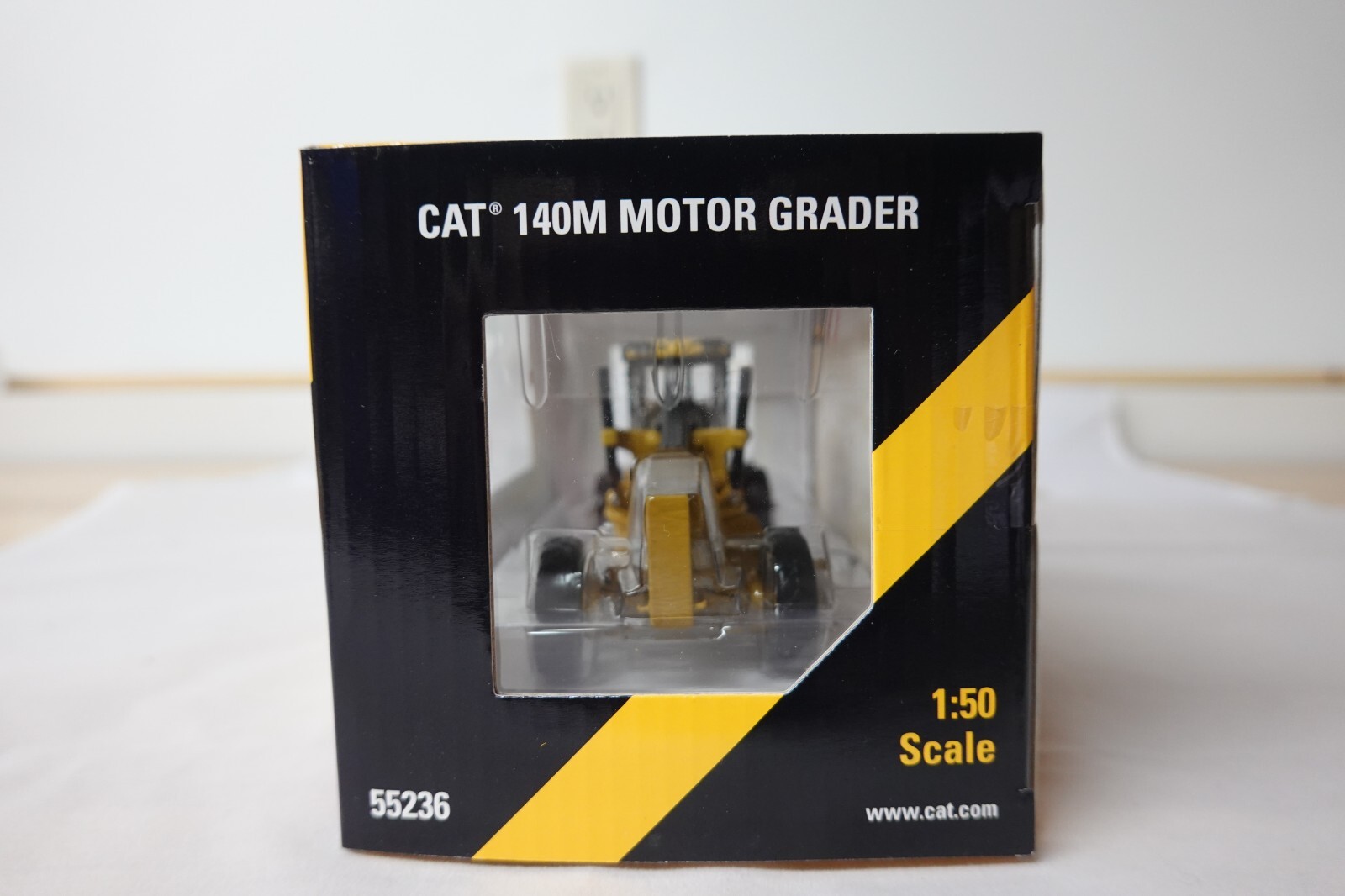 NORSCOT 55236 CAT 140M MOTOR GRADER 1:50 SCALE N.I.B