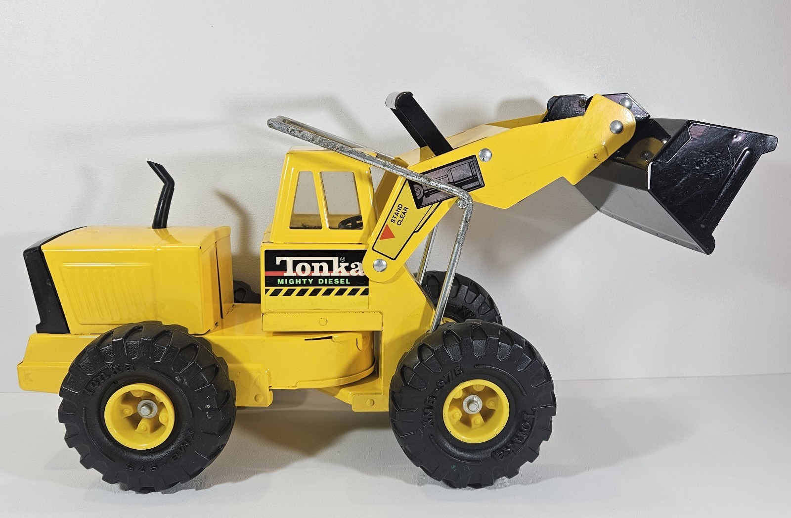 Tonka Vintage Mighty Diesel Front End Loader XMB-975 Pressed Steel Metal