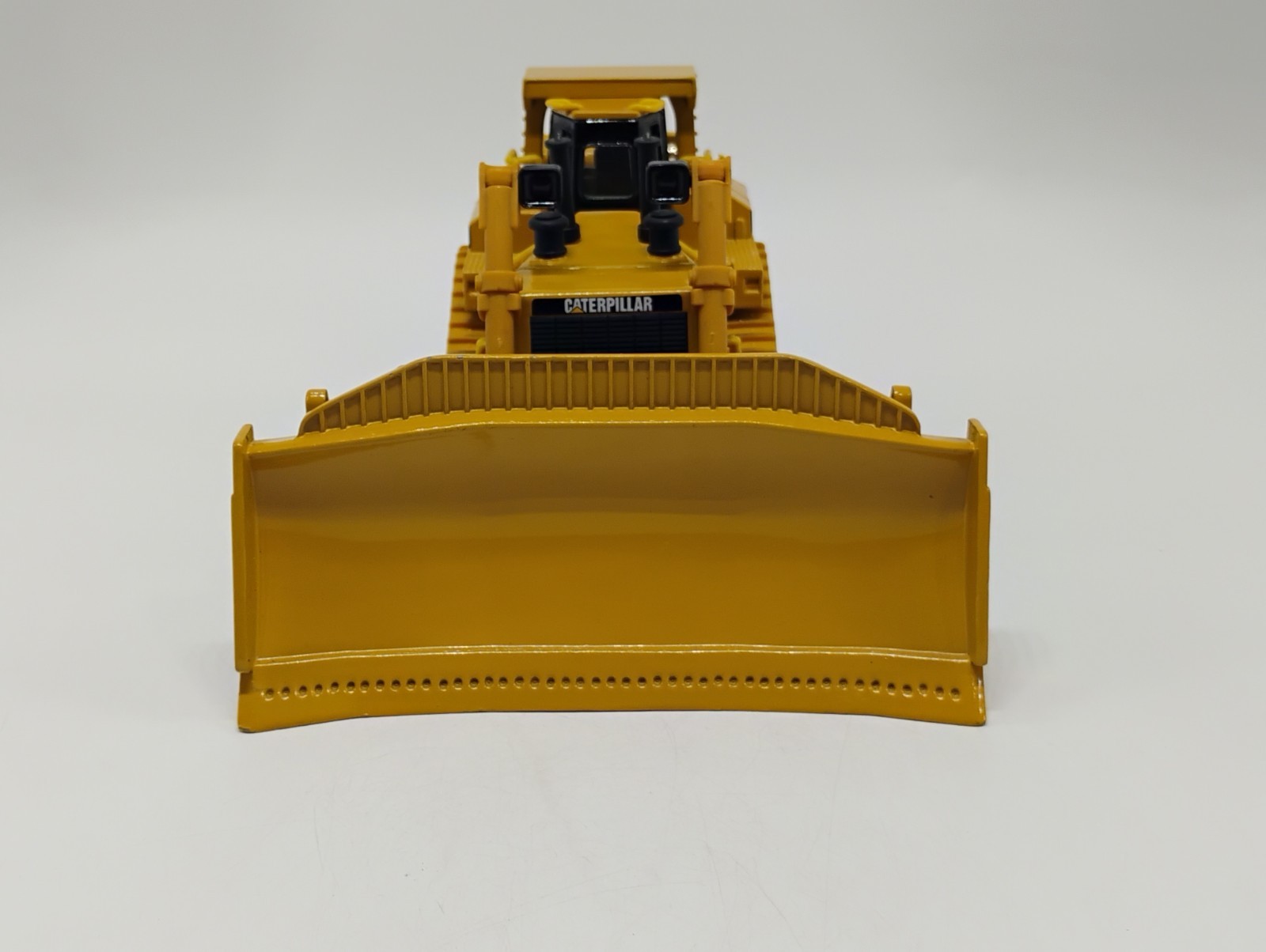 Norscot 1:50 Scale CAT Caterpillar D11R Dozer Bulldozer With Ripper Blade
