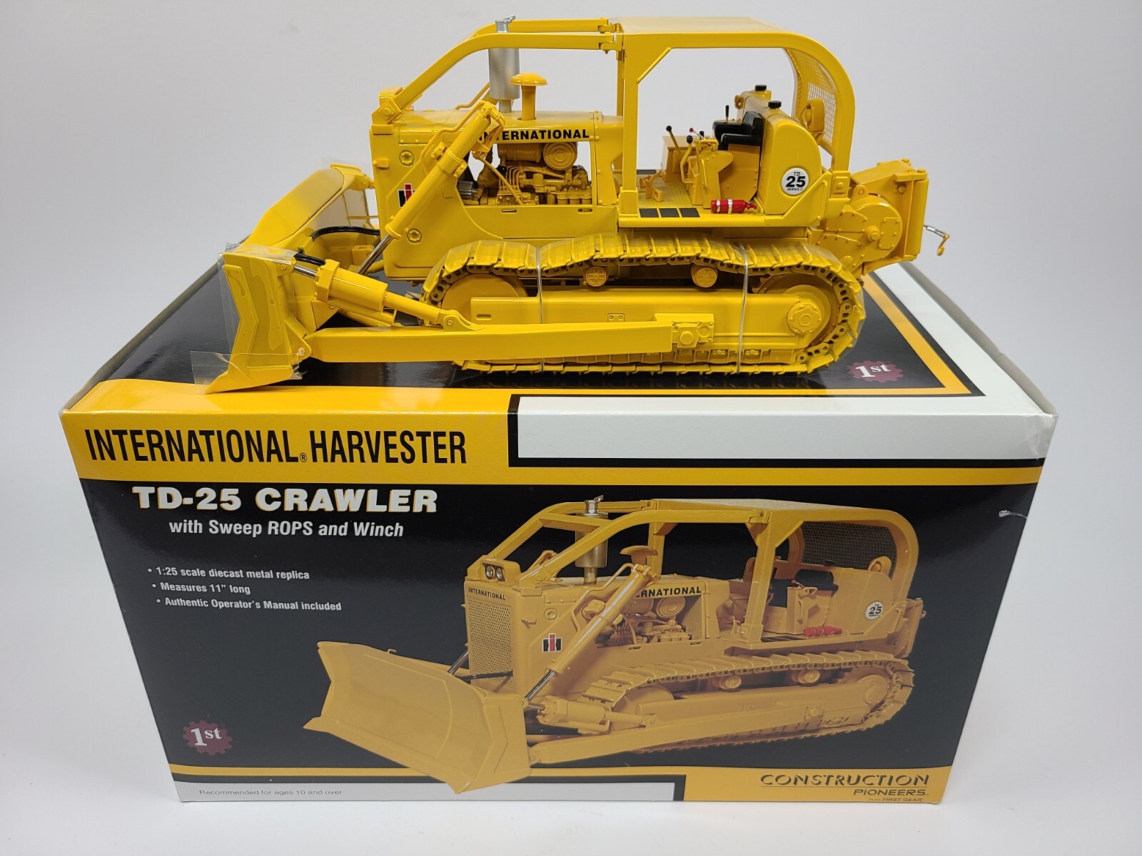 International IH TD-25 Dozer Sweep ROPS Winch First Gear 1:25 Scale #70-0186 New