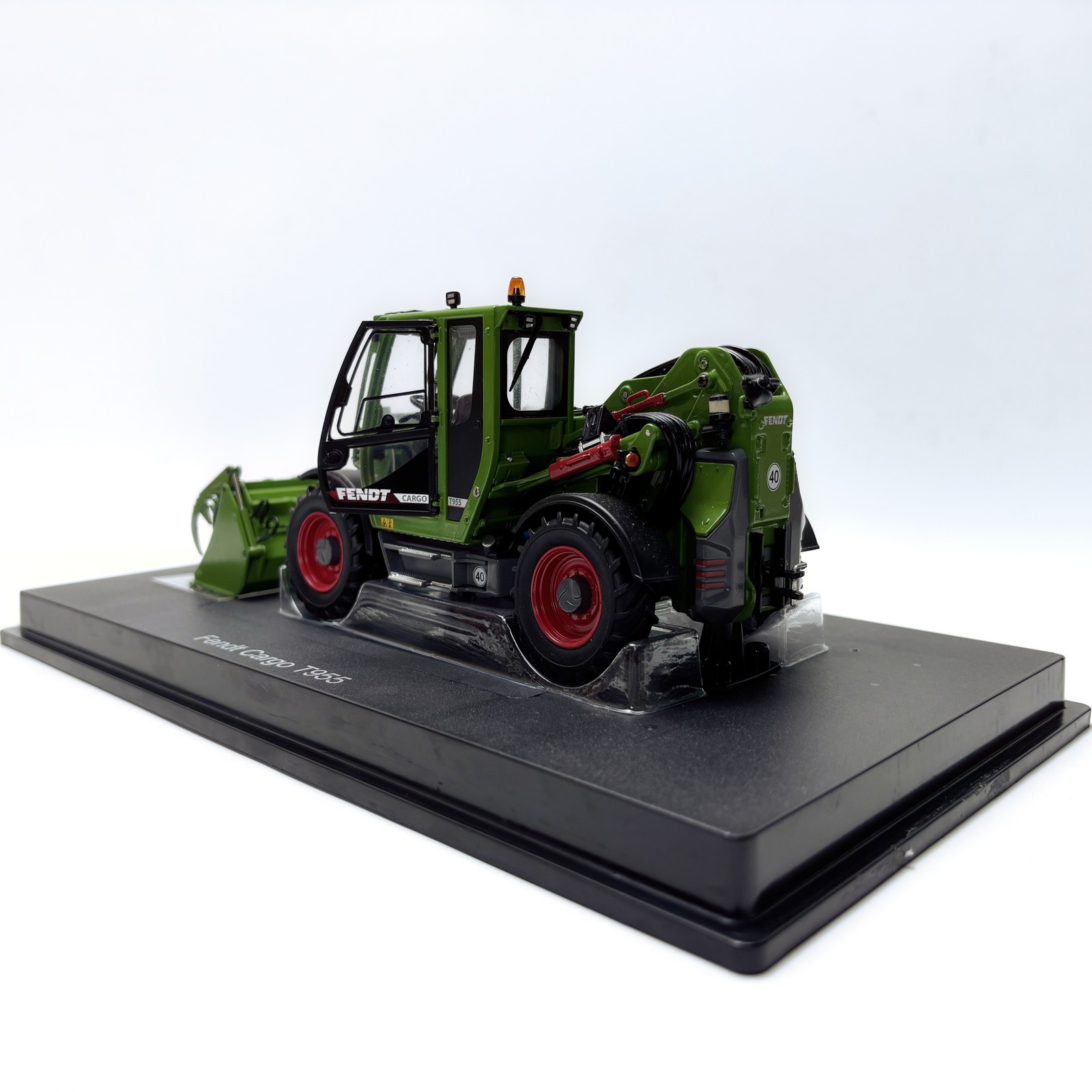 1:32 UH Sennebogen FENDT Cargo T955 355E Telescopic Tractor Farm Diecast Model
