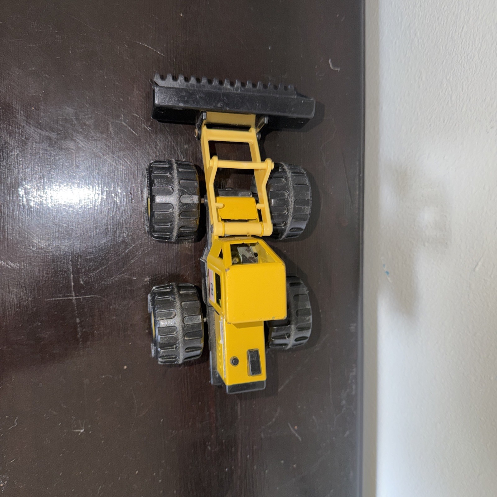 Vintage 1986 Caterpillar Front Loader Bucket Yellow and Black Tractor Truck