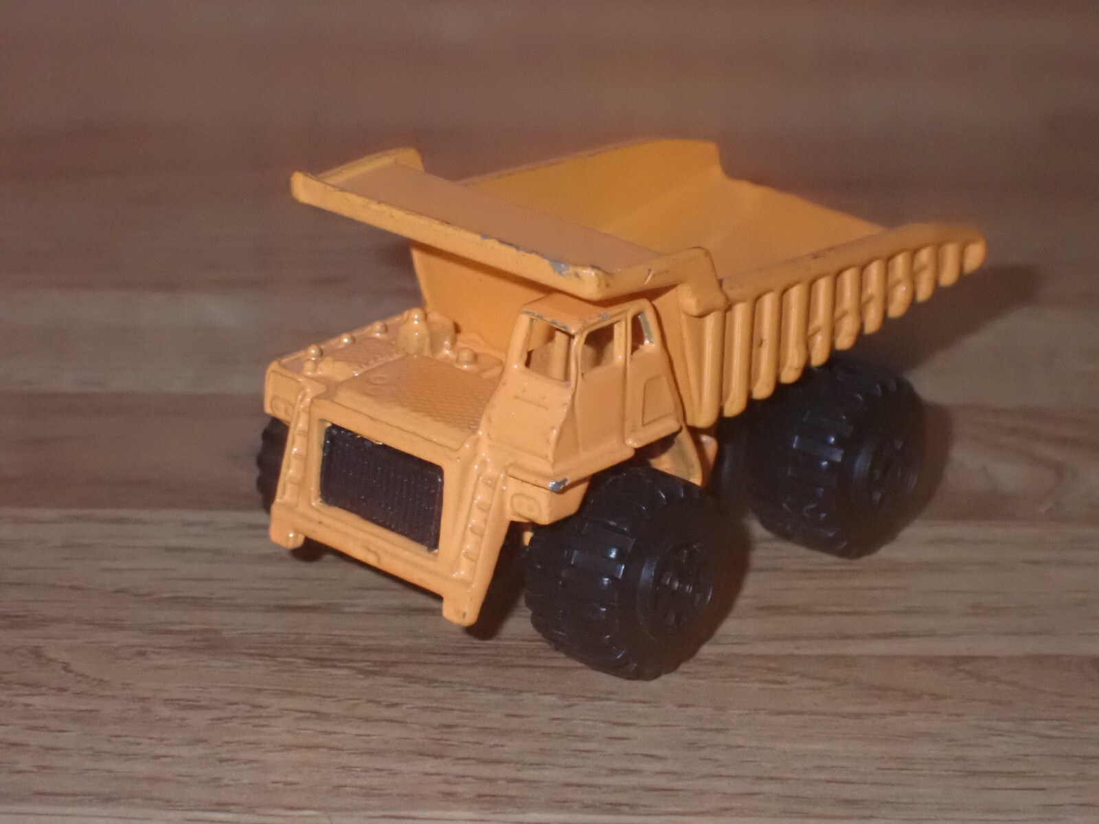 Lot of 2 Zee Toys Construction Vehicles P377 Scraper P380 Dump Truck