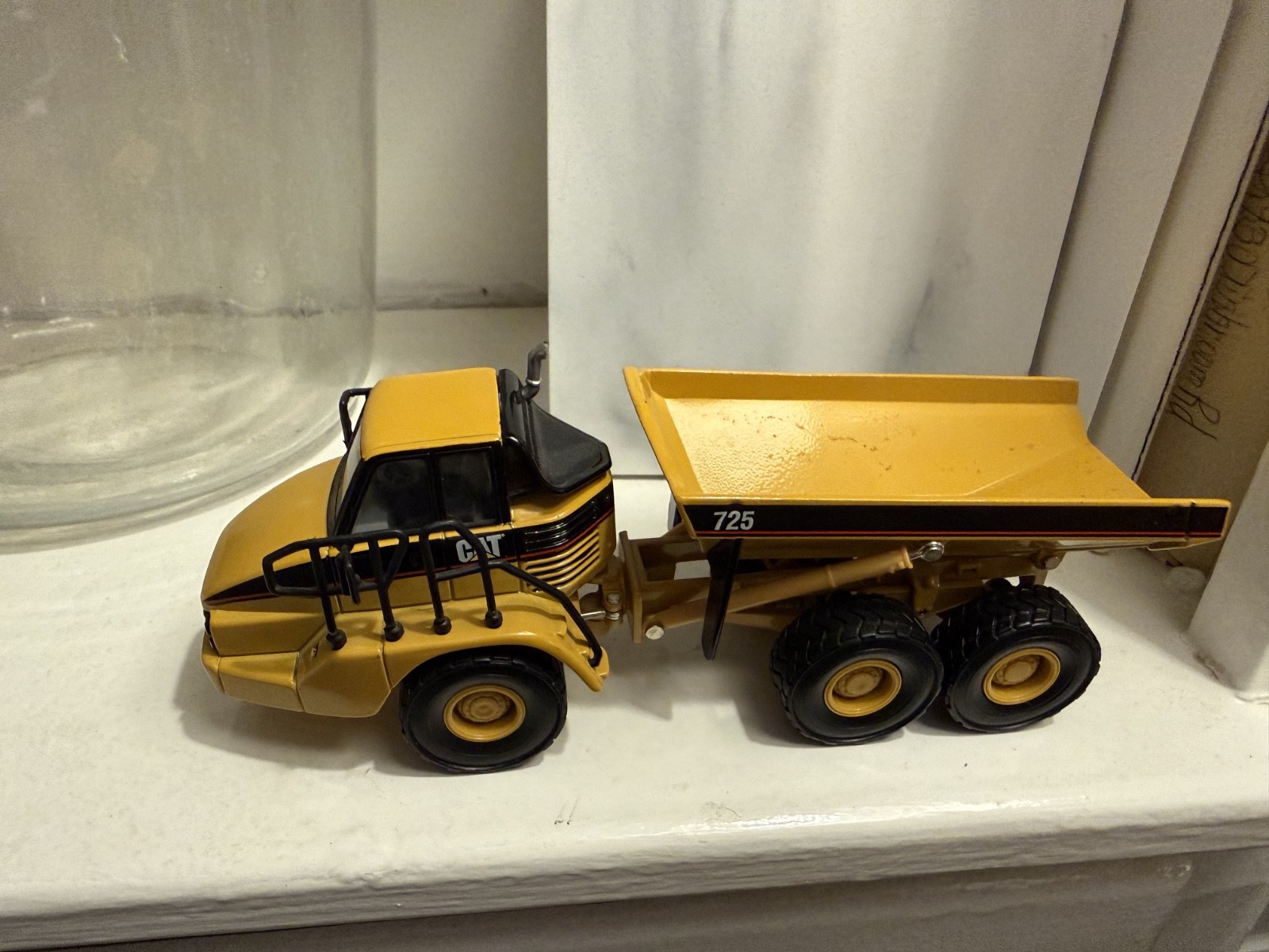 Norscot CAT 725 Articulated Truck Die Cast