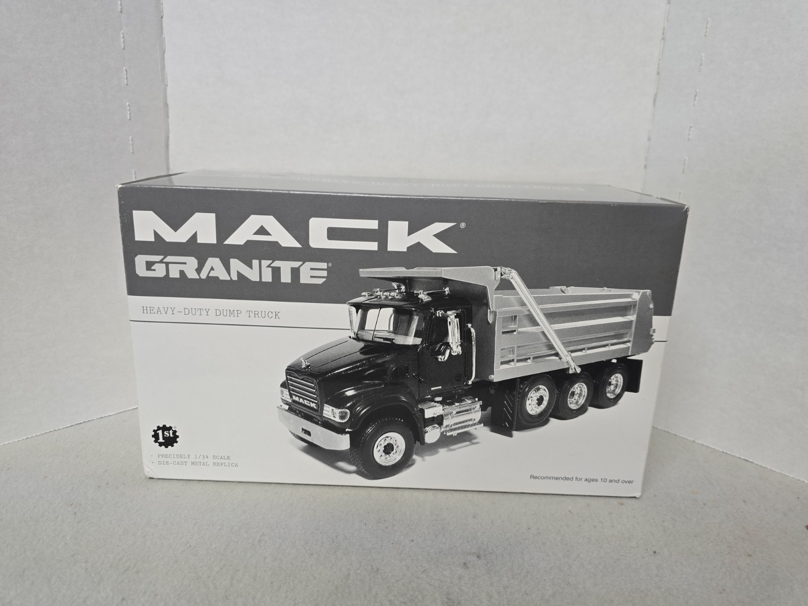 Mack Granite Heavy-Duty Green / Black Dump Truck 1:34 scale by First Gear (2003)