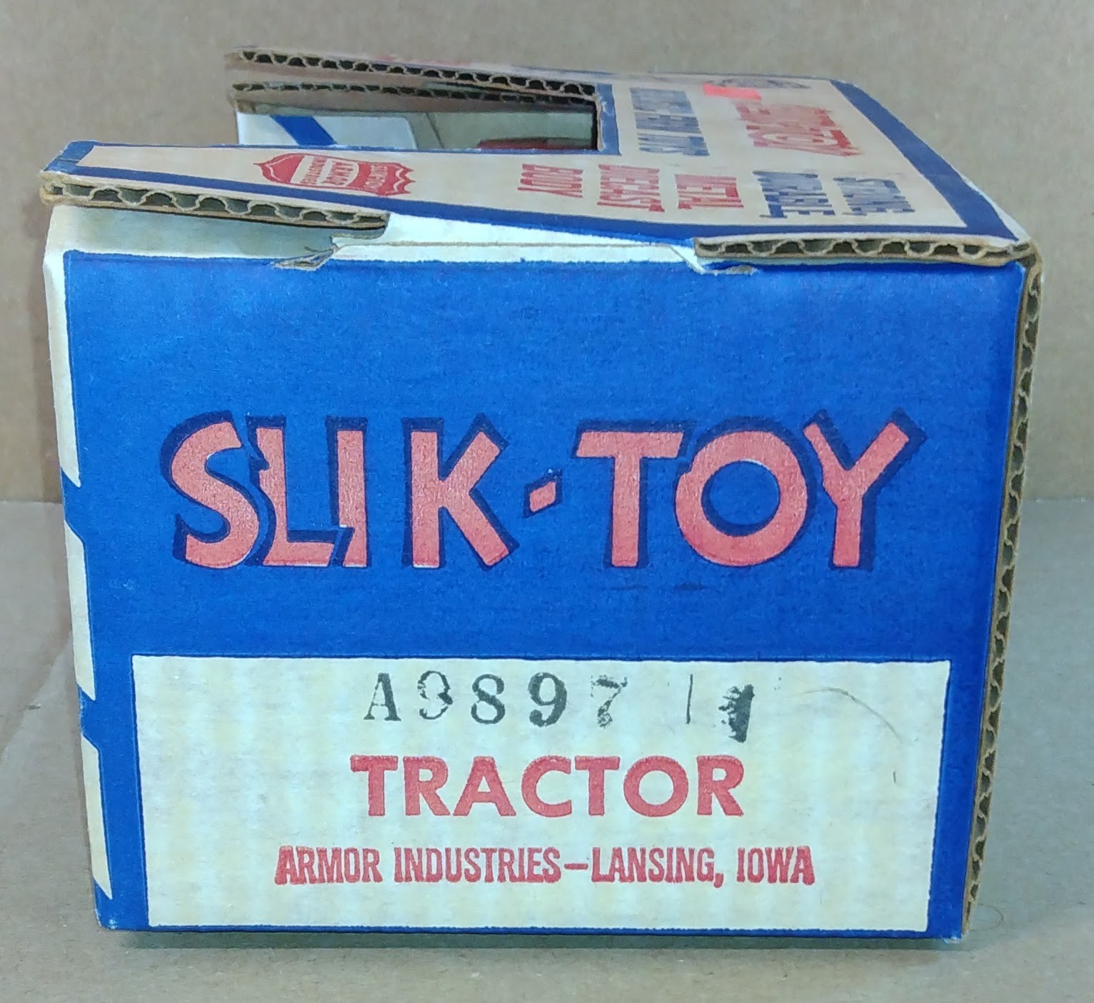 7″ Diecast Aluminum Red Tractor No. A9897 SLIK TOY by Armor Industries