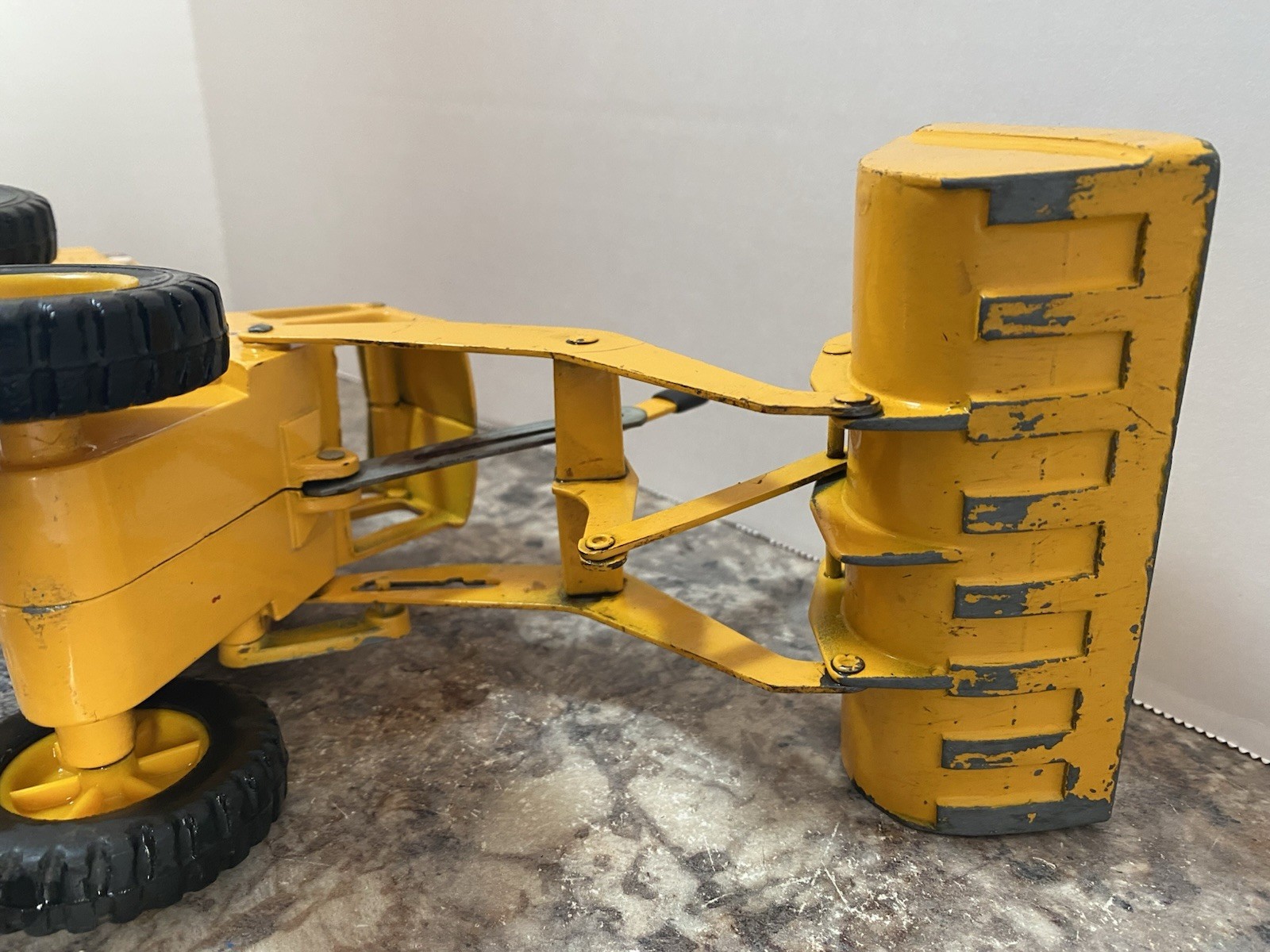Vintage Ertl Hough Payloader International Harvester Die-Cast Front Loader