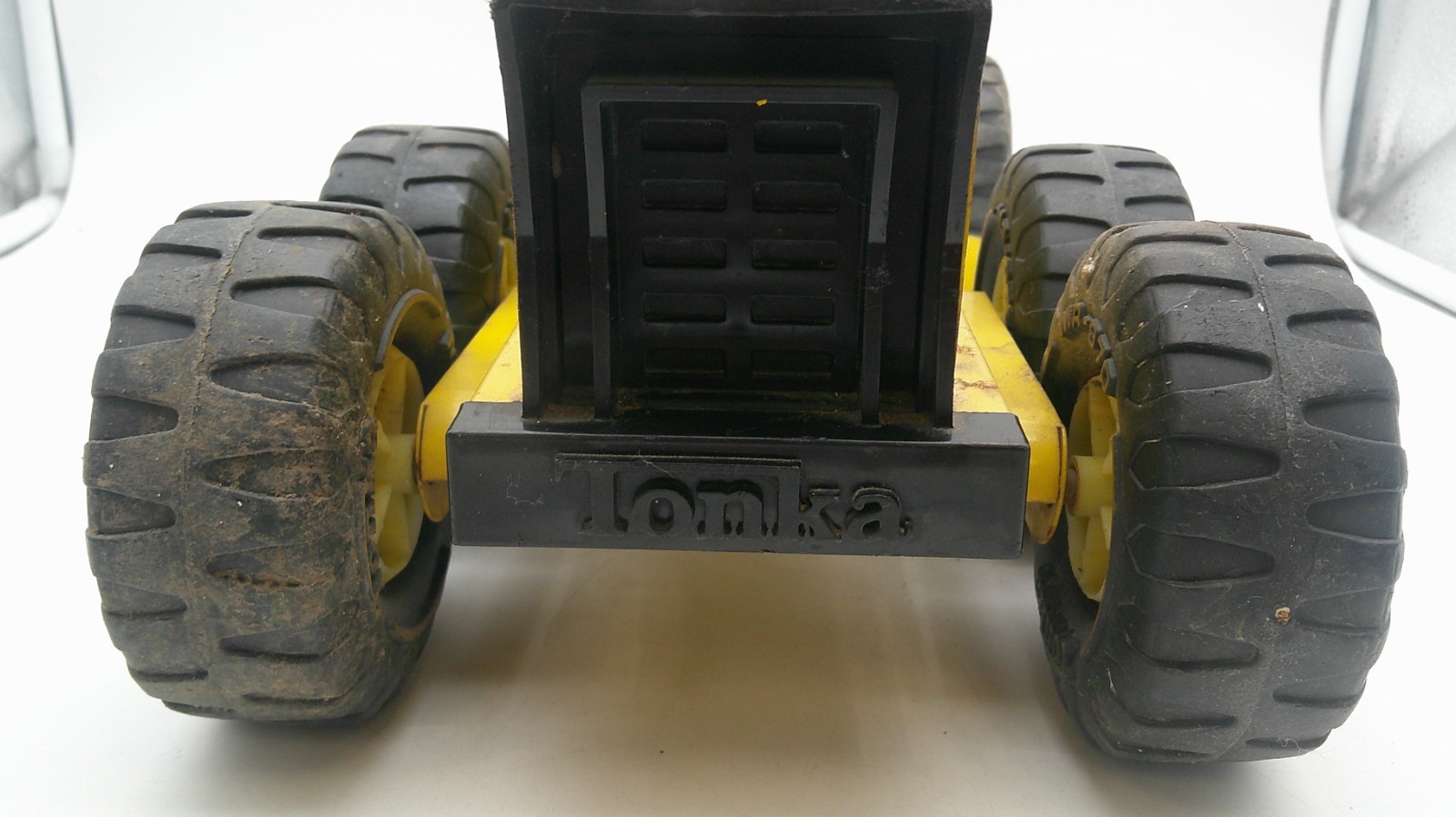 Vintage Tonka Pressed Steel Road Grader MR-970 17.5″ Fair Condition