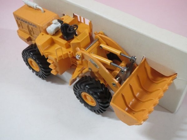 Diapet Kawasaki KLO85Z Wheel Loader 1/45 Scale Diecast Model w/Box Japan Rare