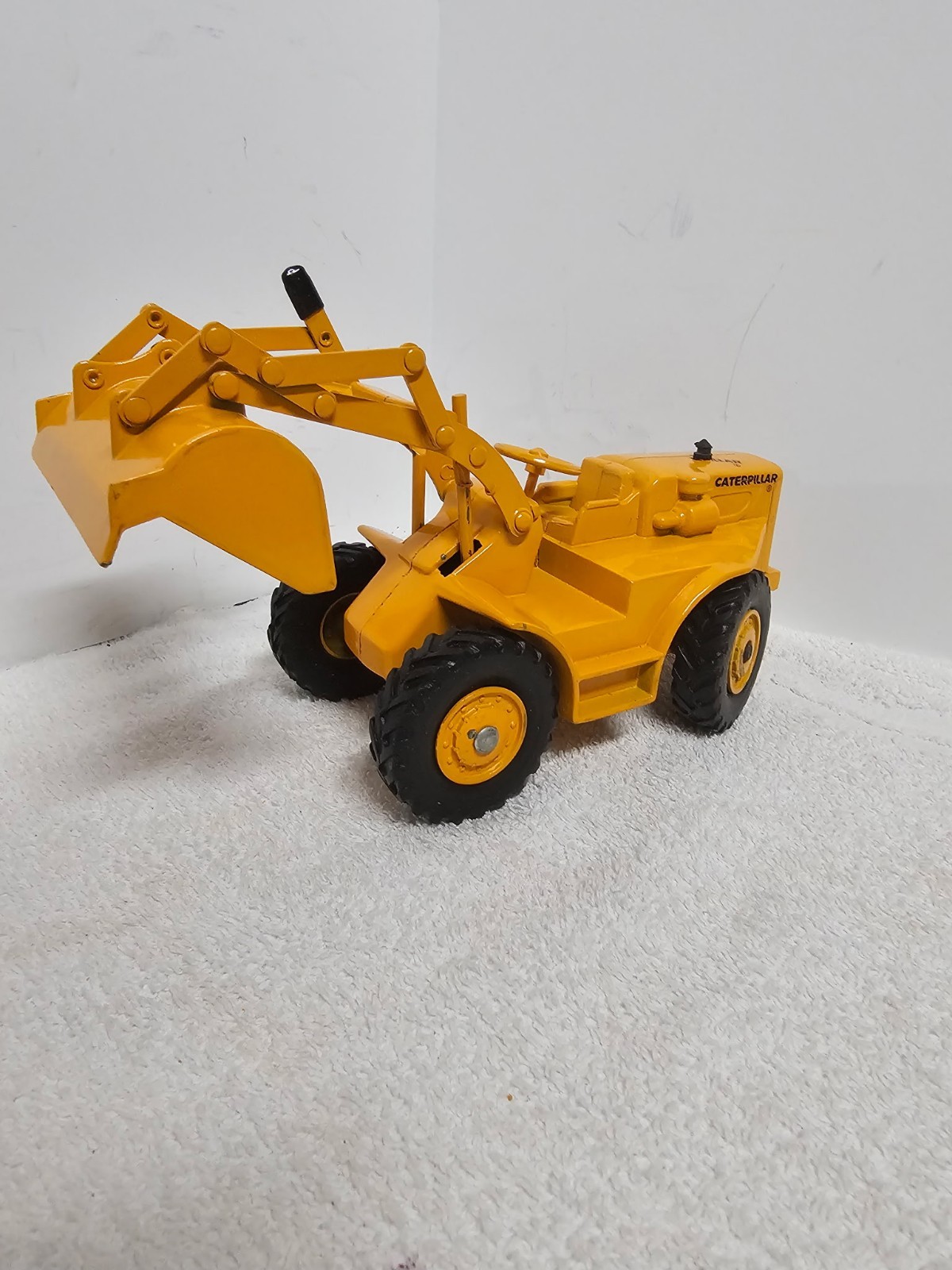 Vintage 1960s ERTL Caterpillar 944 Traxcavator 1:24 Diecast Loader w/ Box EUC